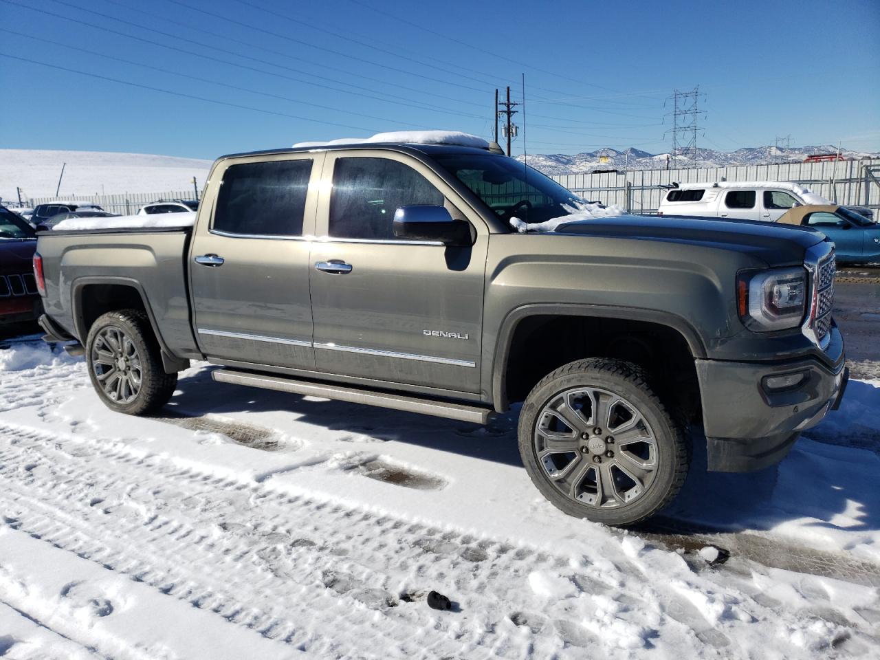 Photo 3 VIN: 3GTU2PEJ9JG500628 - GMC SIERRA 