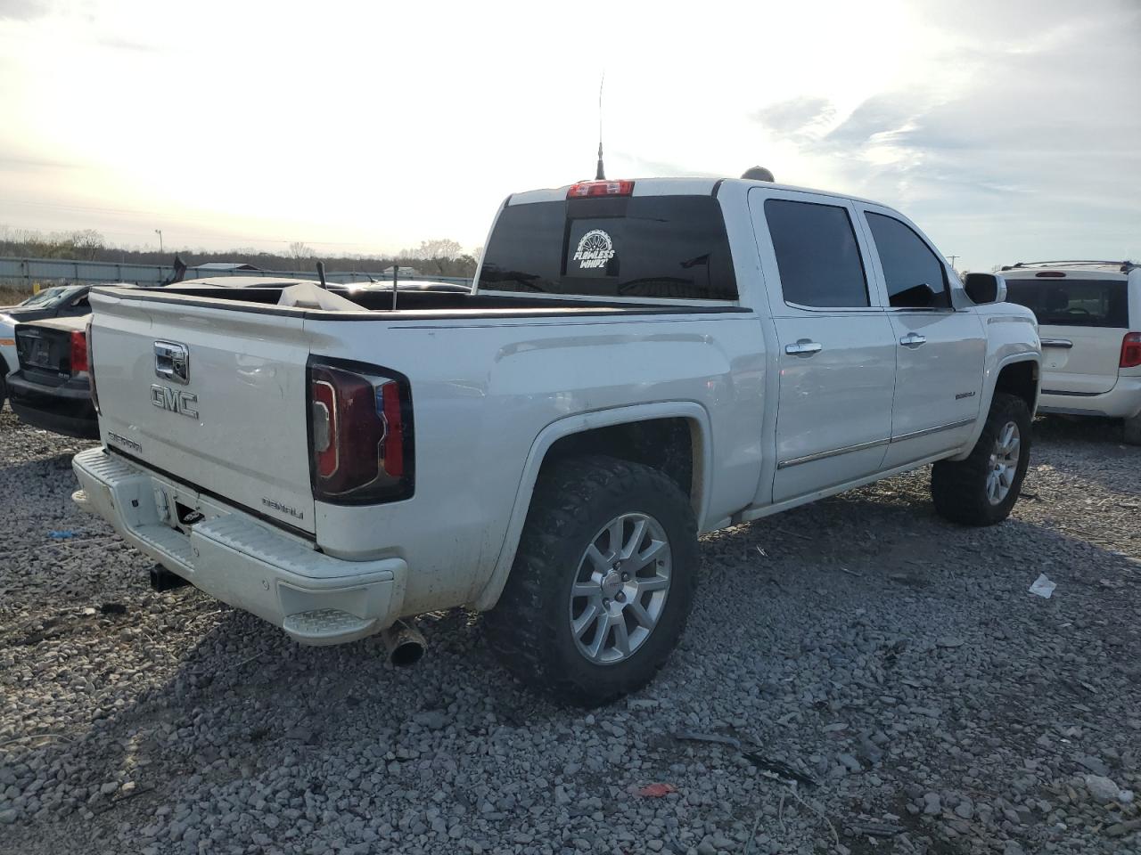 Photo 2 VIN: 3GTU2PEJXGG155683 - GMC SIERRA 