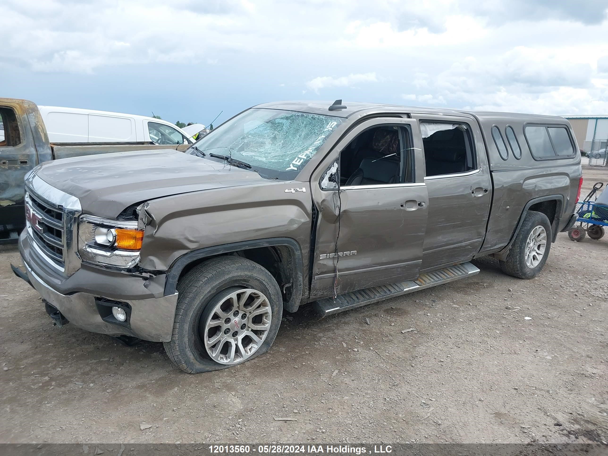 Photo 1 VIN: 3GTU2UEC0FG111786 - GMC SIERRA 