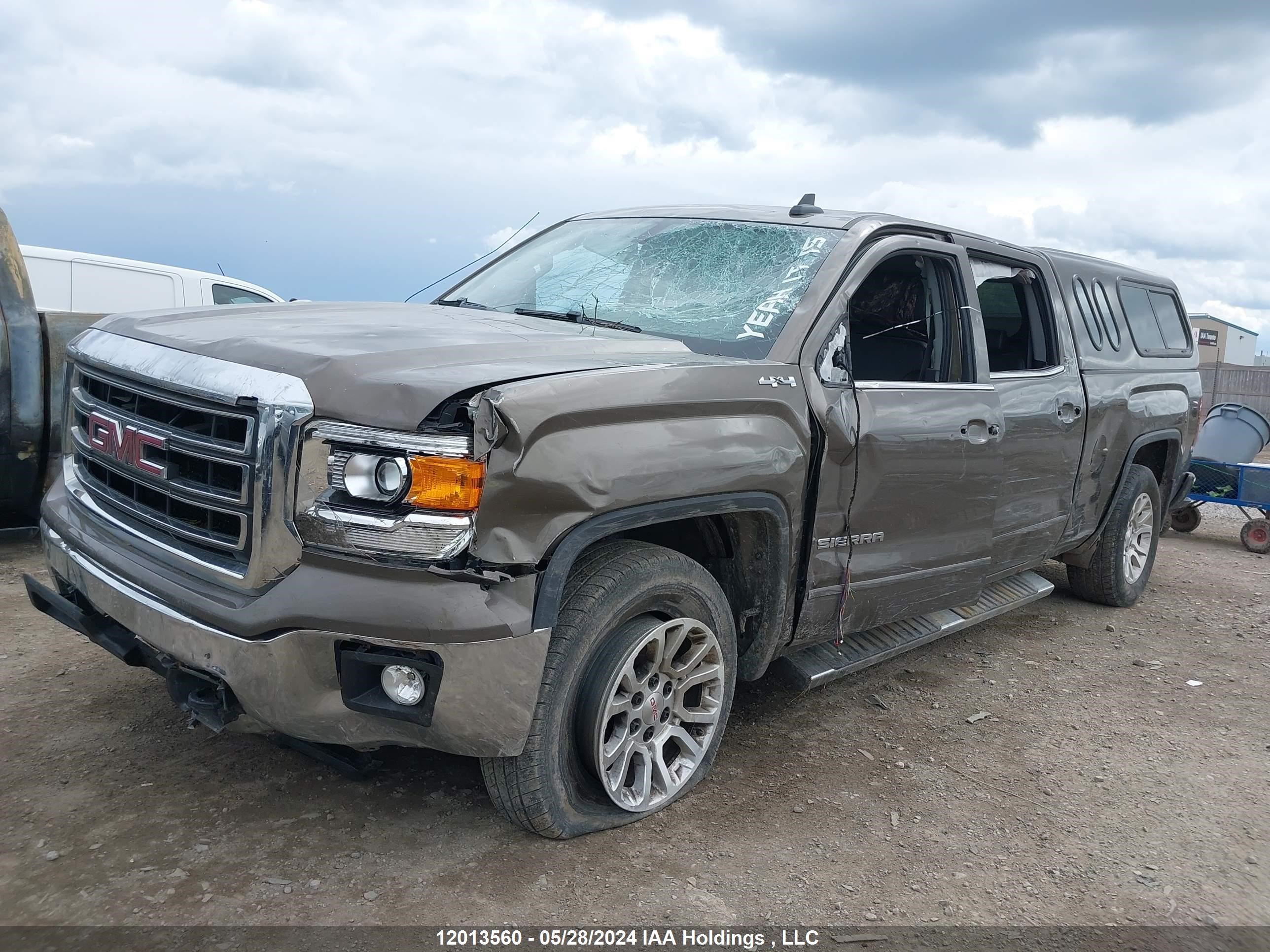 Photo 5 VIN: 3GTU2UEC0FG111786 - GMC SIERRA 