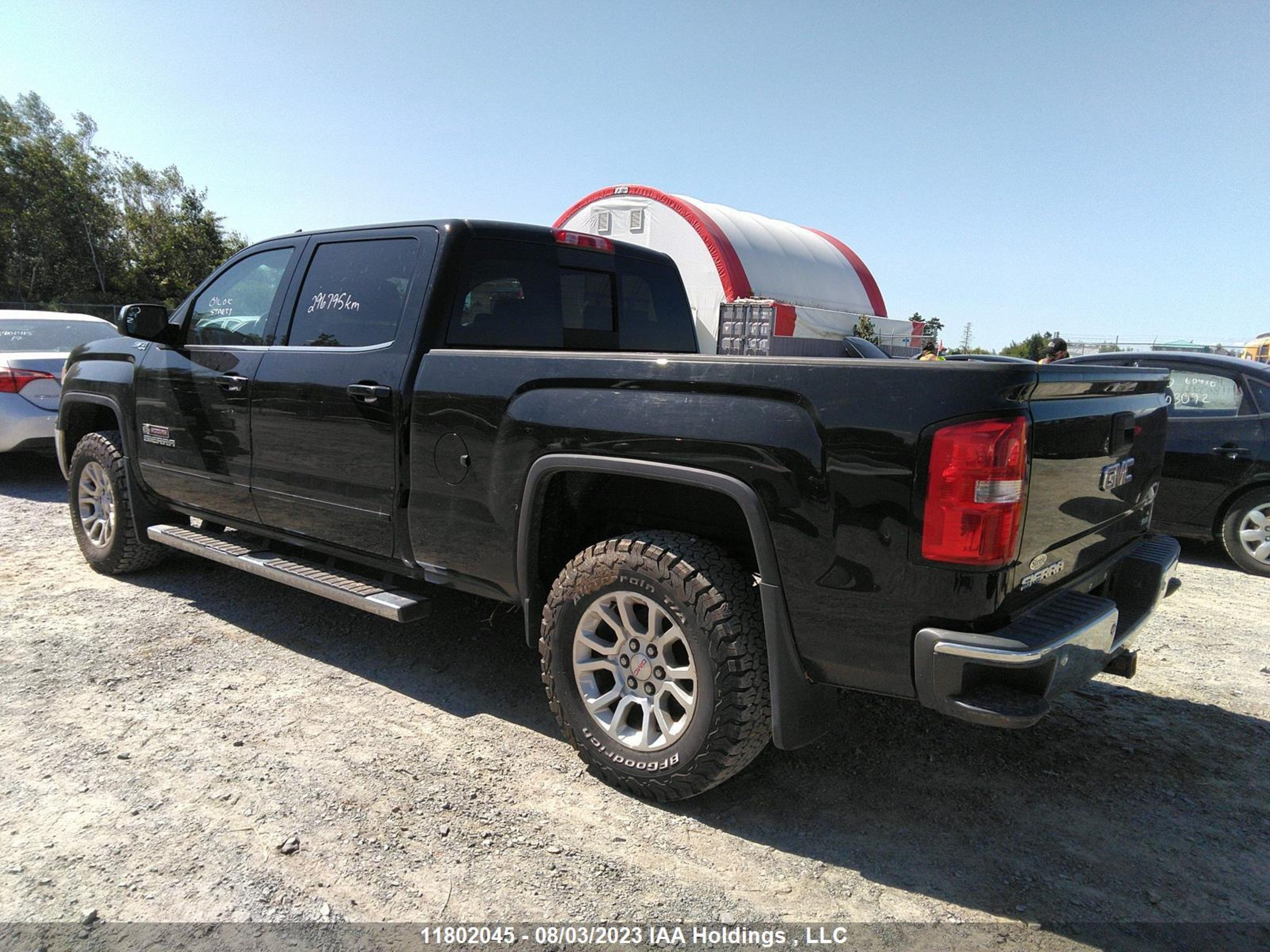 Photo 2 VIN: 3GTU2UEC3FG435881 - GMC SIERRA 