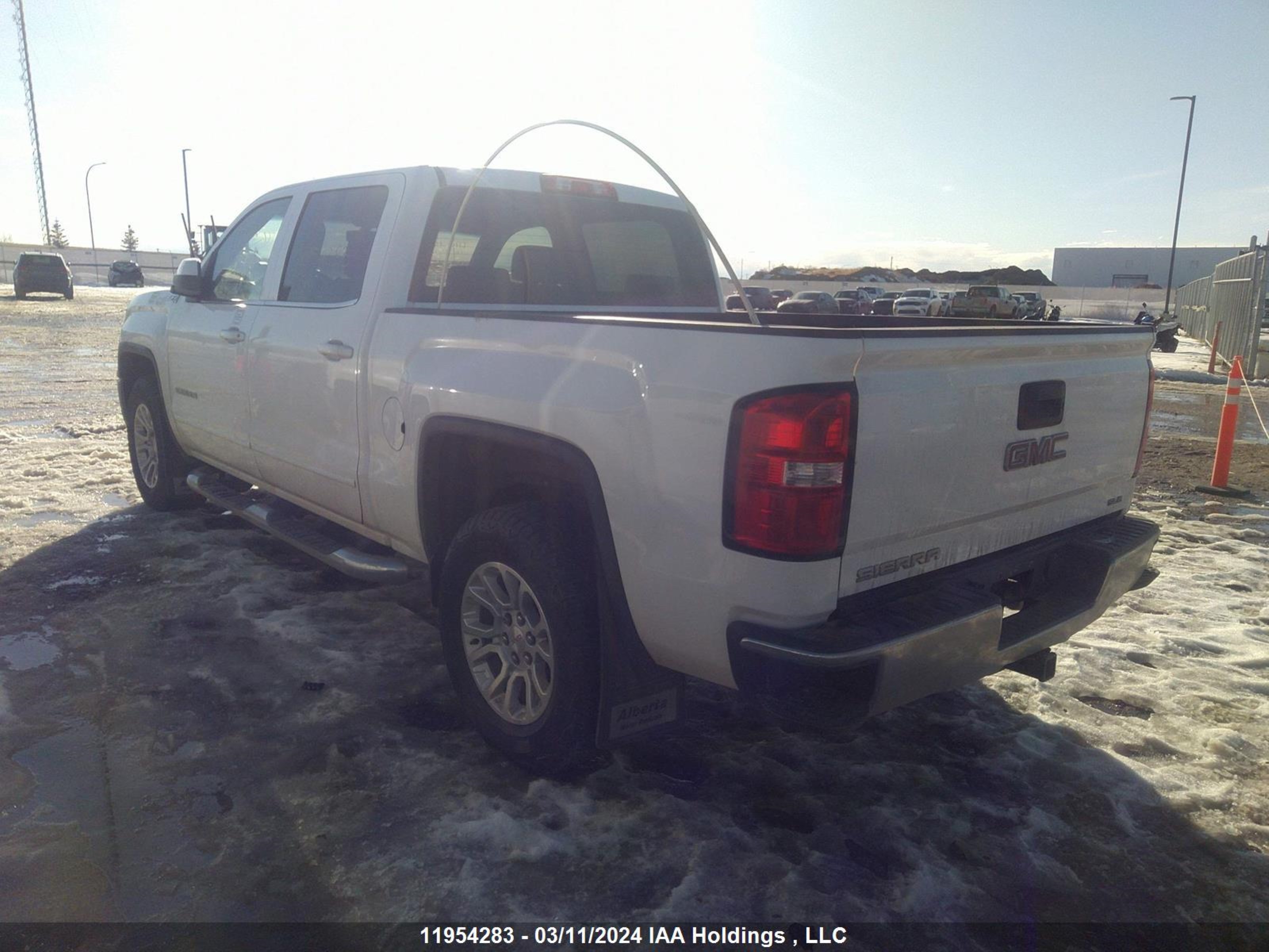 Photo 2 VIN: 3GTU2UEC4FG326362 - GMC SIERRA 