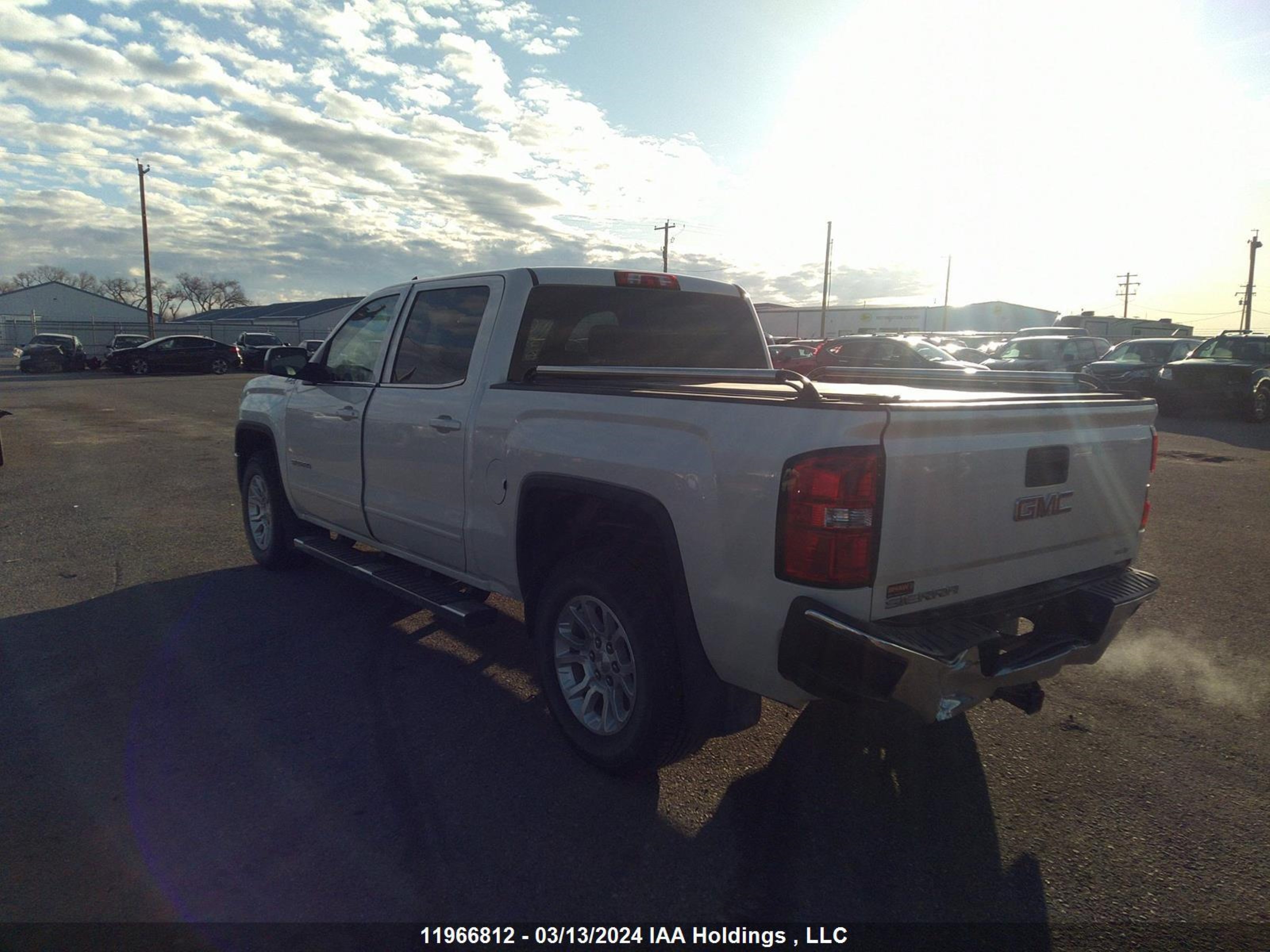 Photo 2 VIN: 3GTU2UEC7FG295852 - GMC SIERRA 