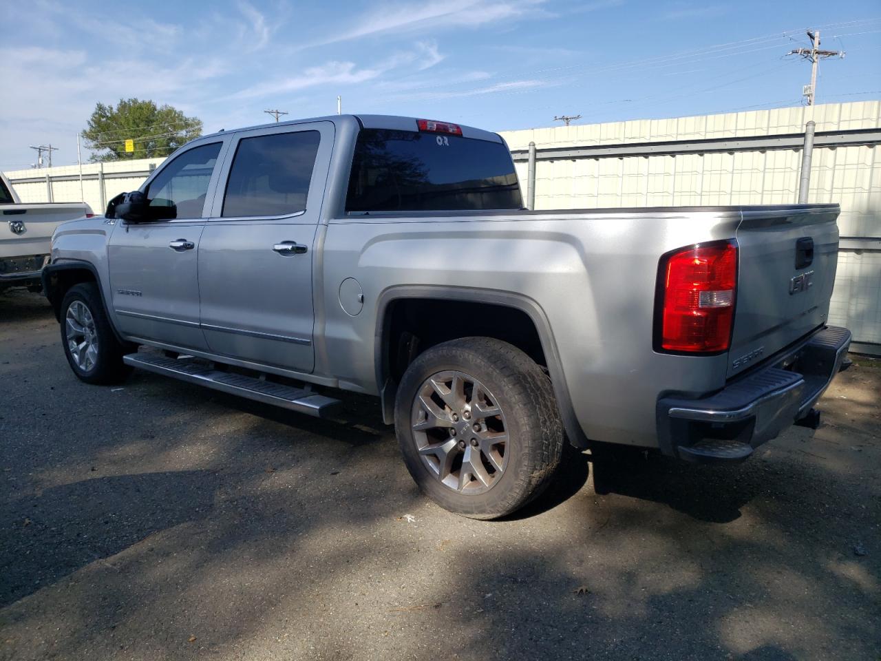 Photo 1 VIN: 3GTU2VEC5FG143588 - GMC SIERRA 