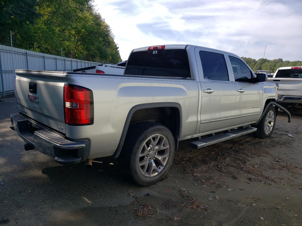 Photo 2 VIN: 3GTU2VEC5FG143588 - GMC SIERRA 