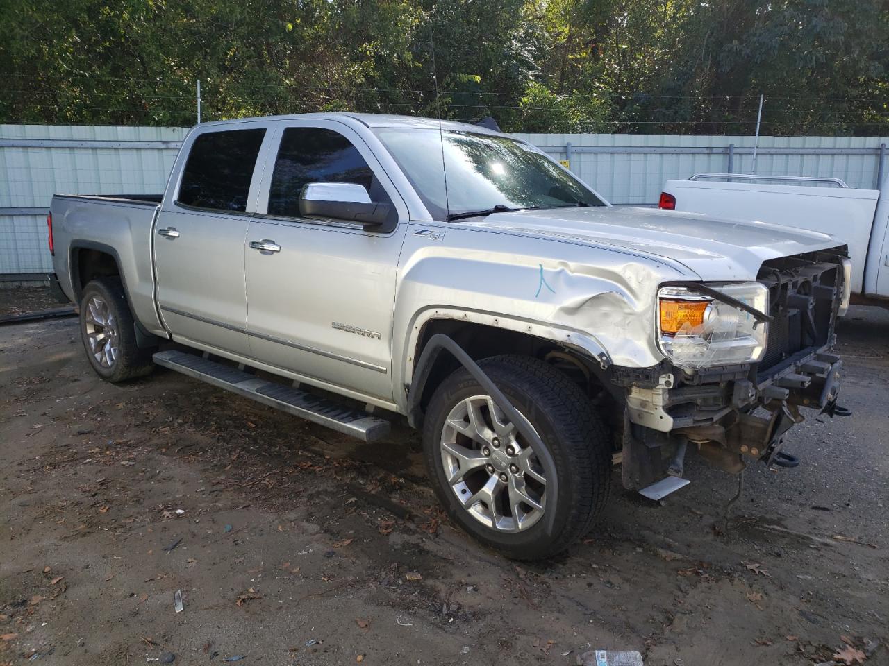 Photo 3 VIN: 3GTU2VEC5FG143588 - GMC SIERRA 