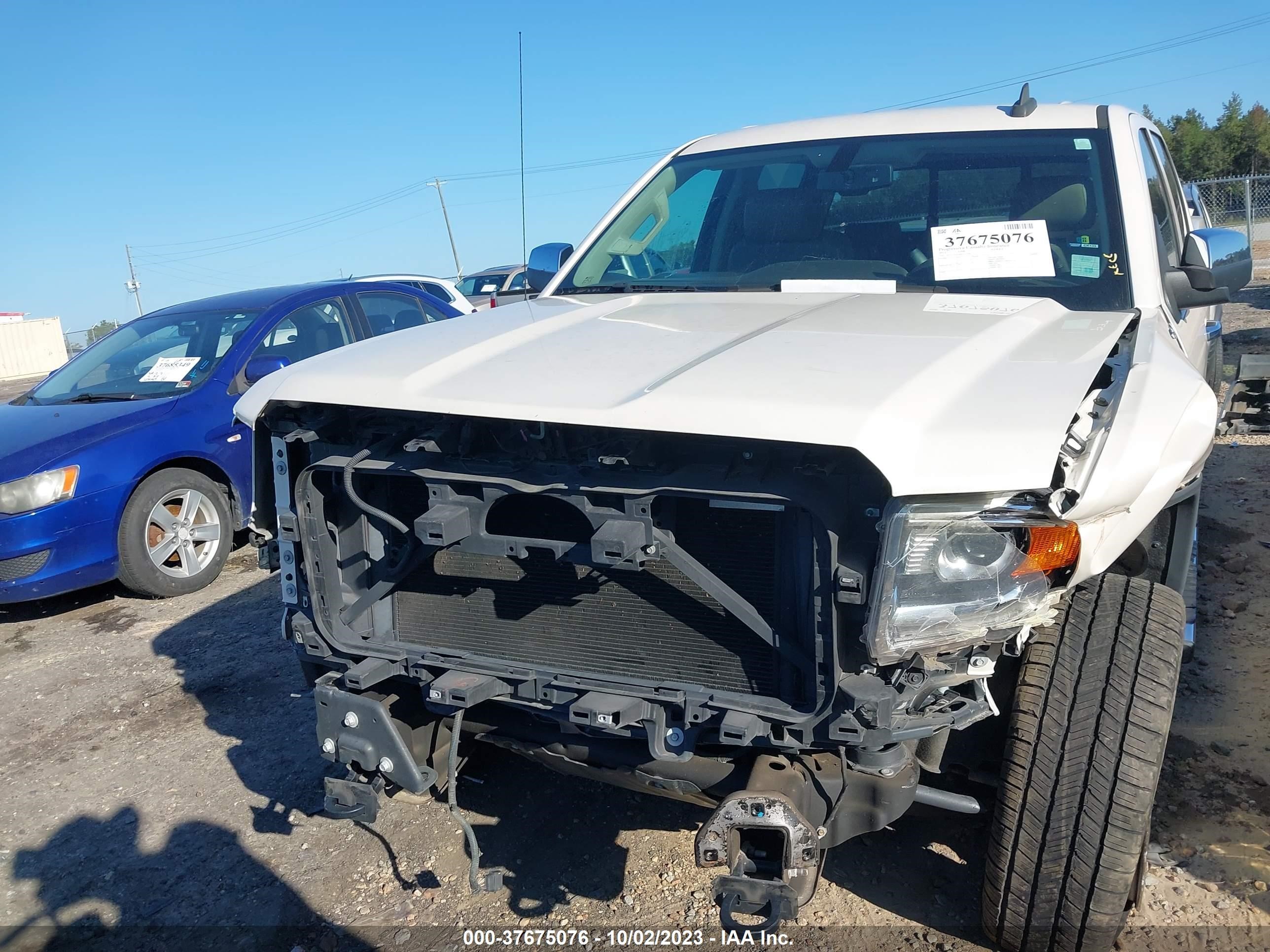 Photo 12 VIN: 3GTU2VEC6FG133796 - GMC SIERRA 