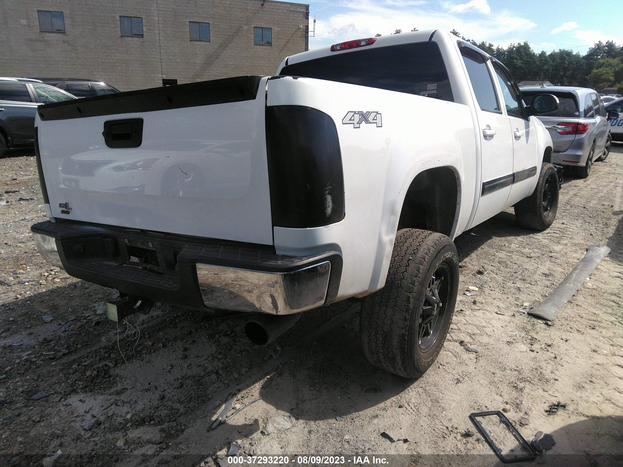 Photo 3 VIN: 3GTU2WE2XBG237943 - GMC SIERRA 