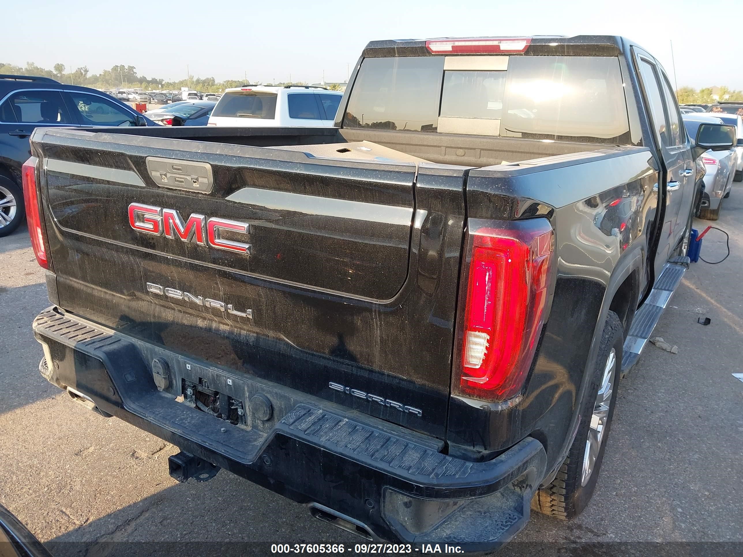 Photo 3 VIN: 3GTU9FED9MG156397 - GMC SIERRA 