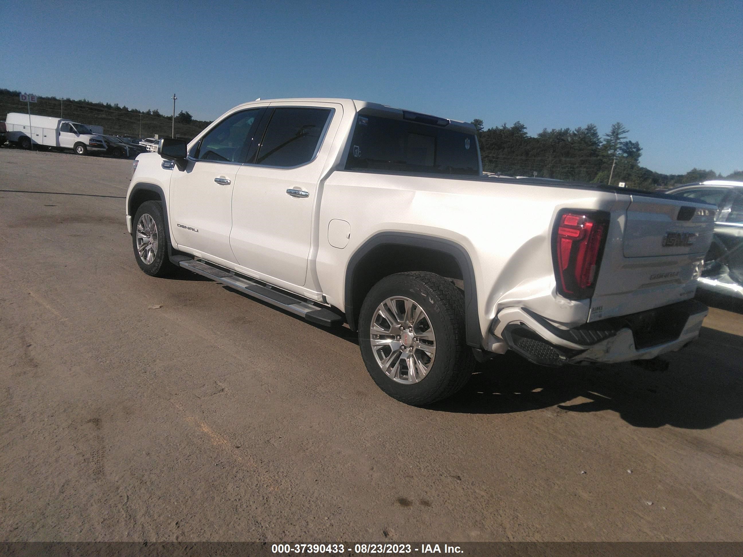 Photo 2 VIN: 3GTU9FET3MG326308 - GMC SIERRA 