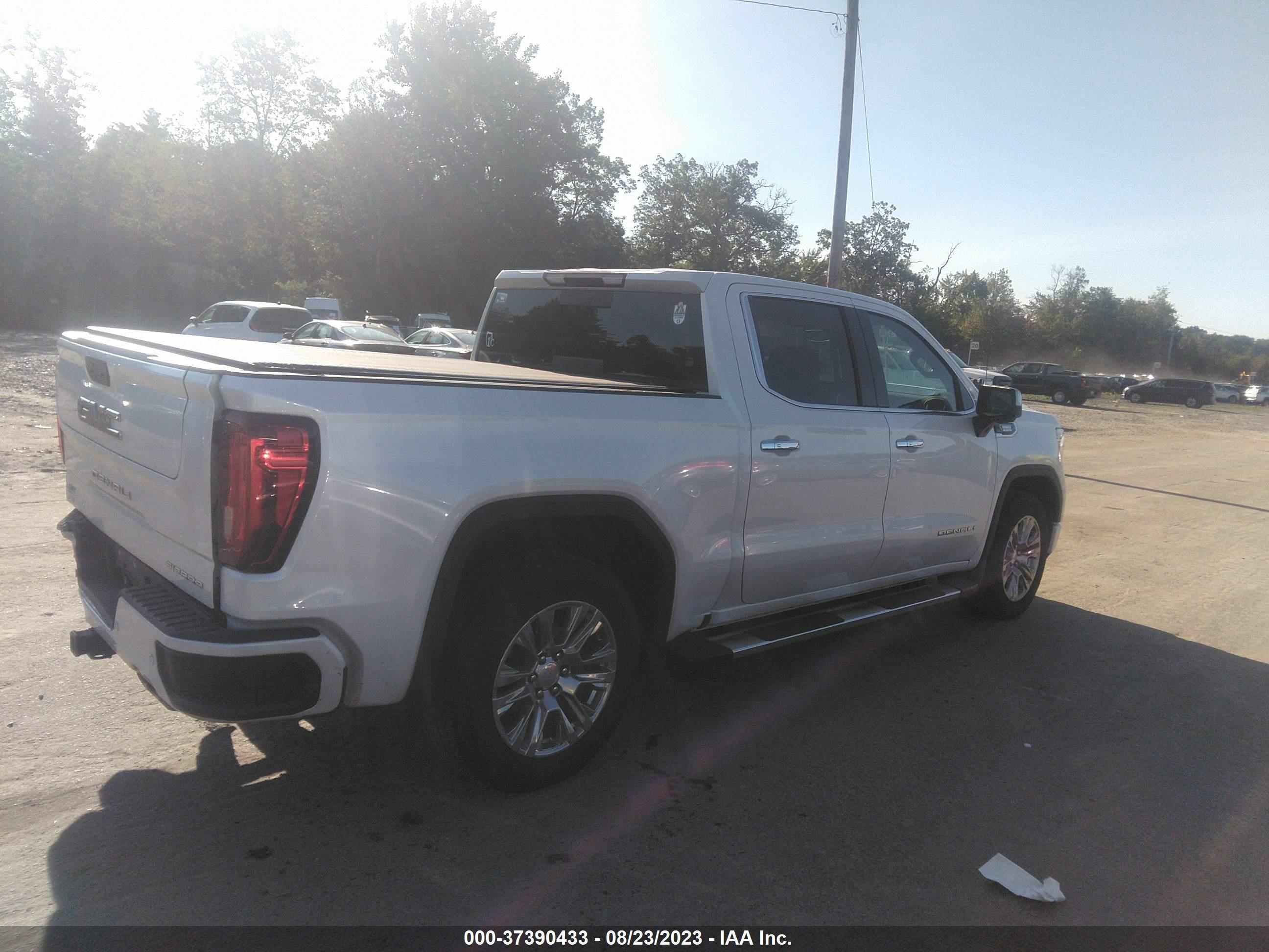 Photo 3 VIN: 3GTU9FET3MG326308 - GMC SIERRA 