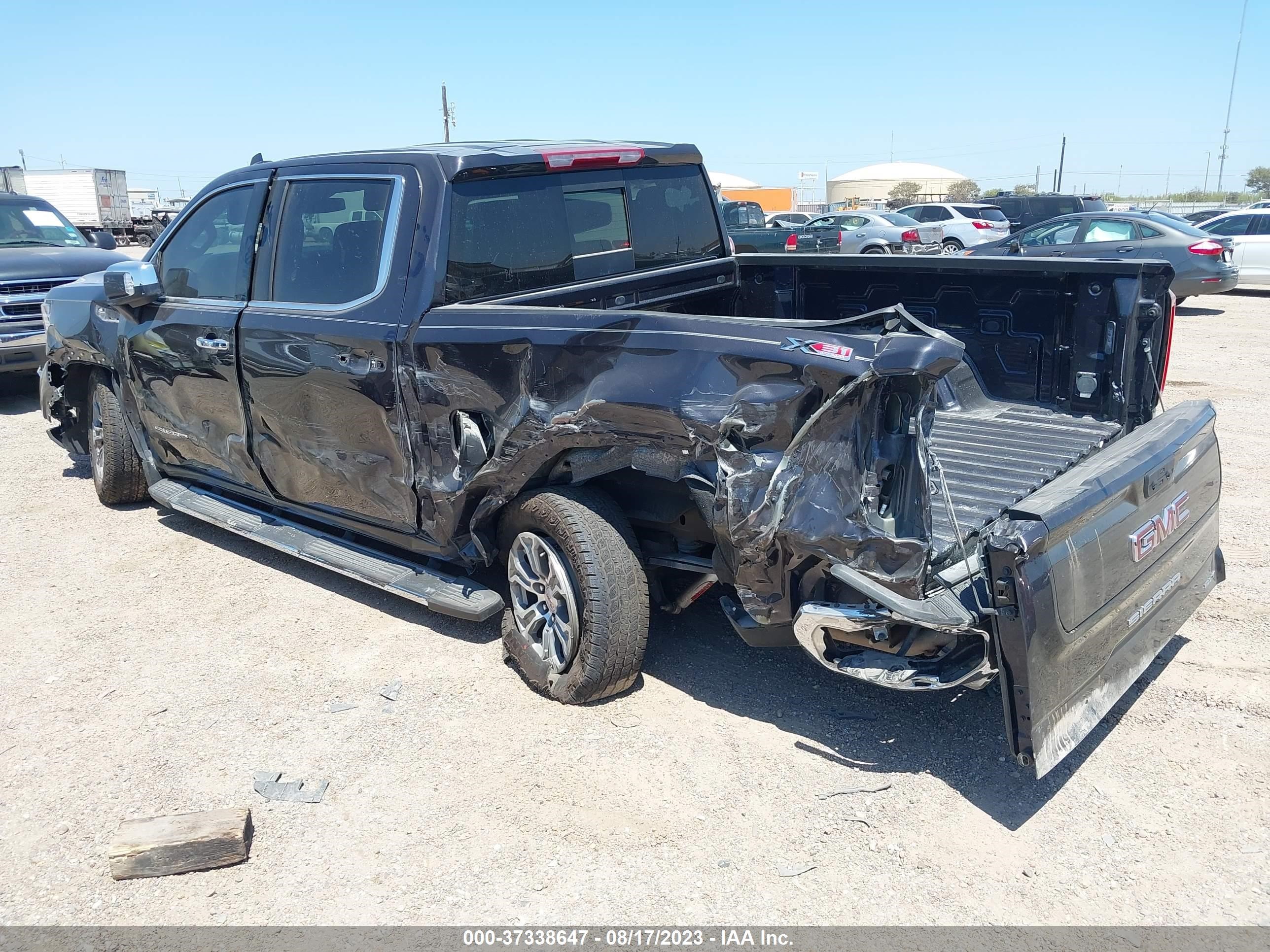 Photo 2 VIN: 3GTUUDED4NG659551 - GMC SIERRA 