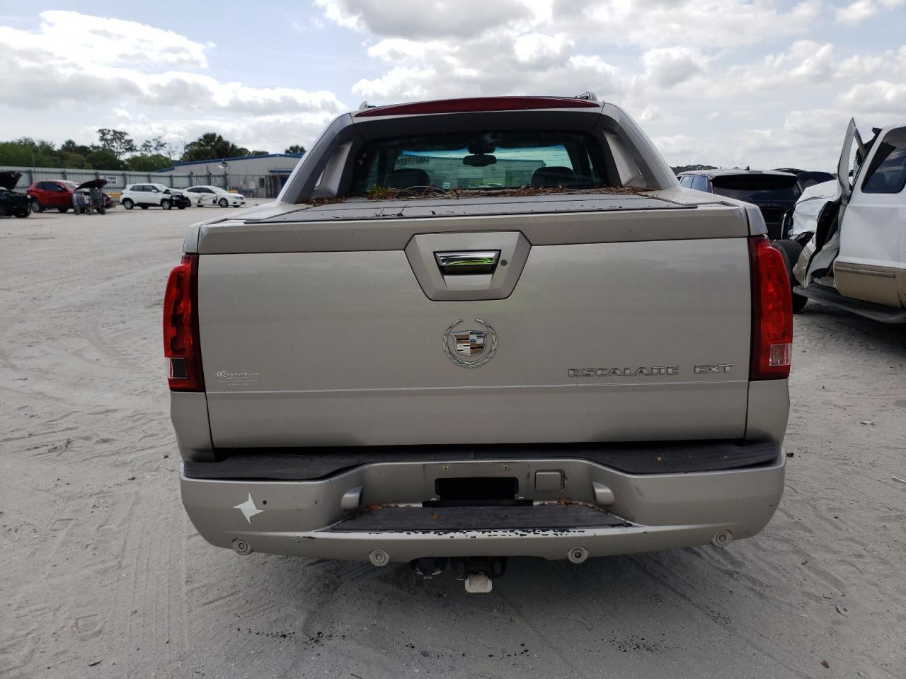 Photo 5 VIN: 3GYEK62N74G243277 - CADILLAC ESCALADE 