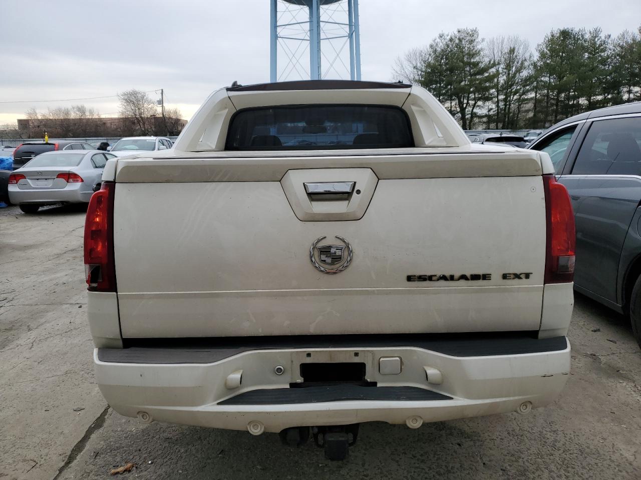 Photo 5 VIN: 3GYEK63N42G326452 - CADILLAC ESCALADE 