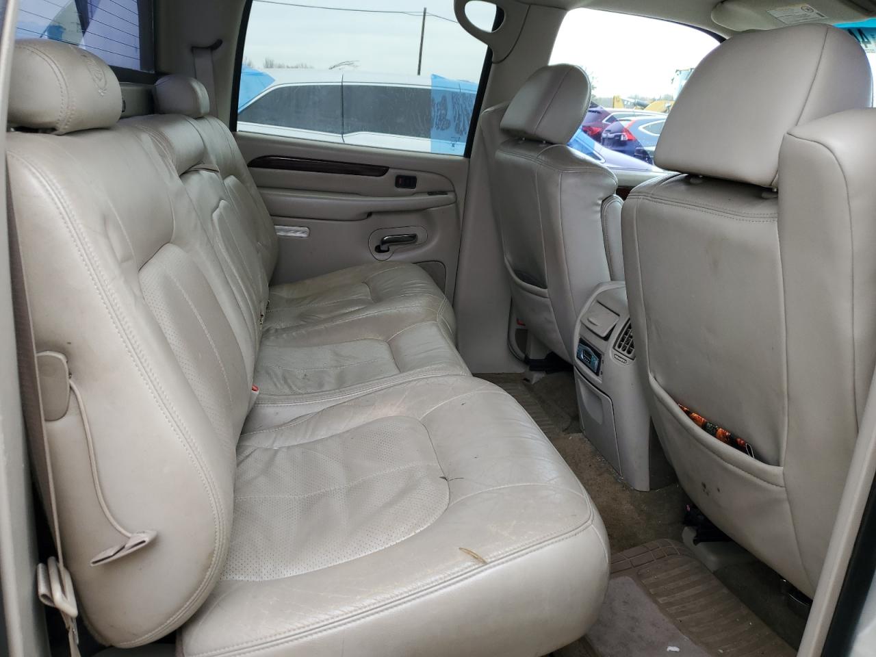 Photo 9 VIN: 3GYEK63N42G326452 - CADILLAC ESCALADE 