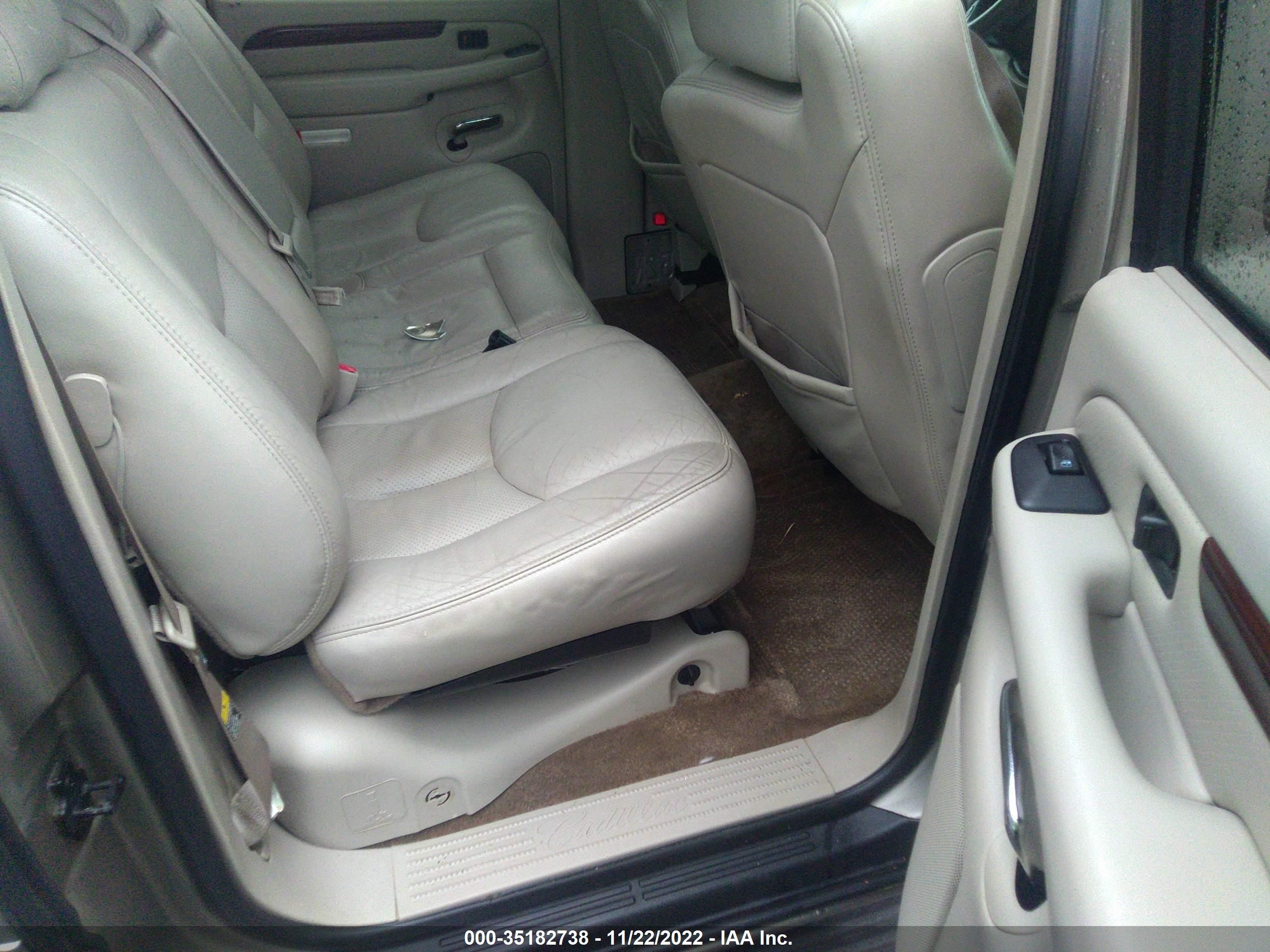 Photo 7 VIN: 3GYEK63N73G155472 - CADILLAC ESCALADE 