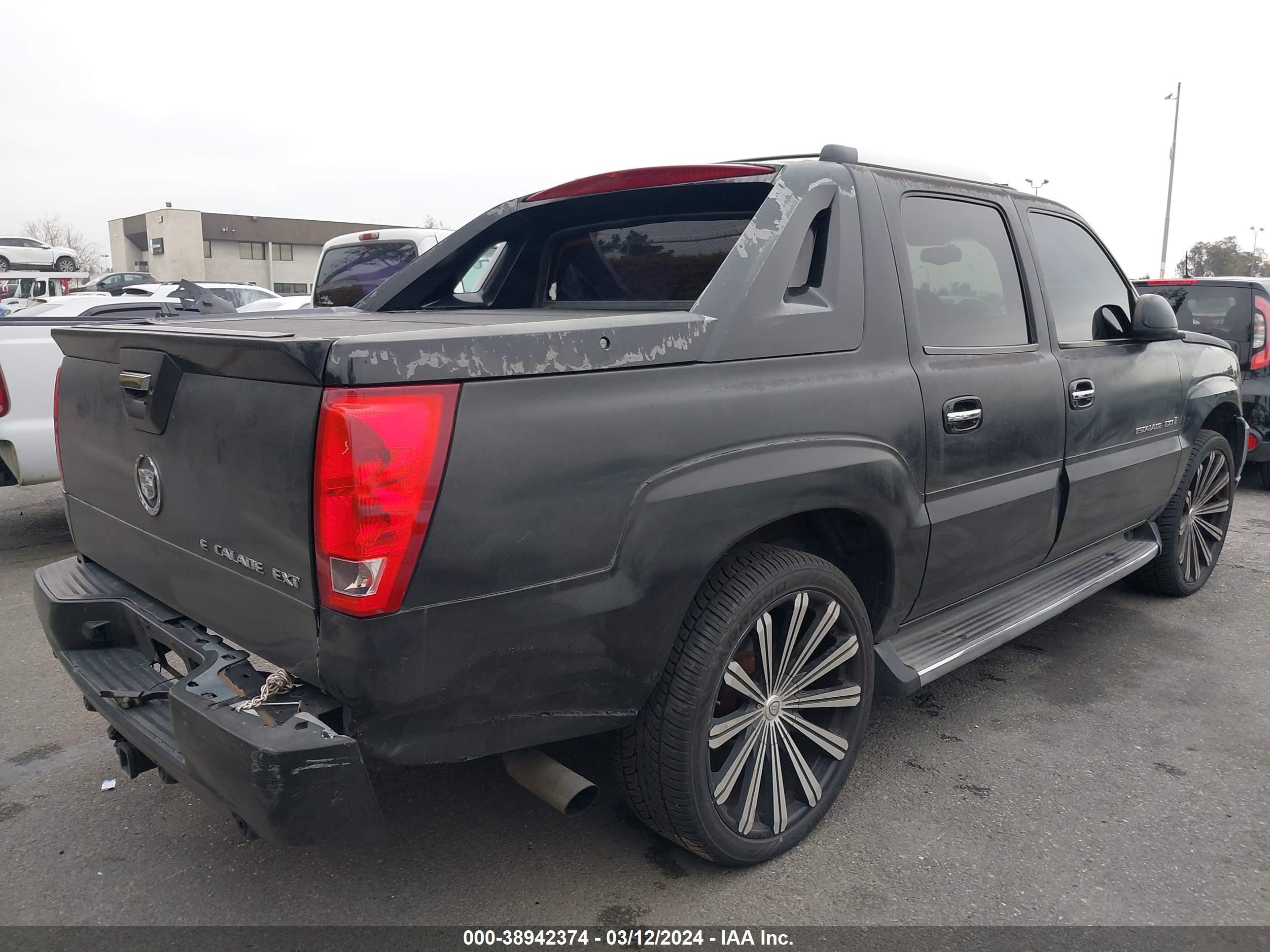 Photo 3 VIN: 3GYEK63NX2G331249 - CADILLAC ESCALADE 