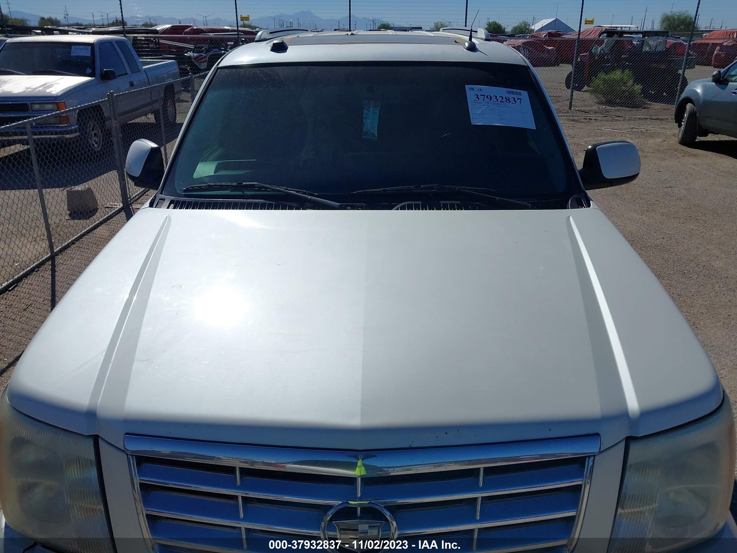 Photo 9 VIN: 3GYFK66N05G217202 - CADILLAC ESCALADE 