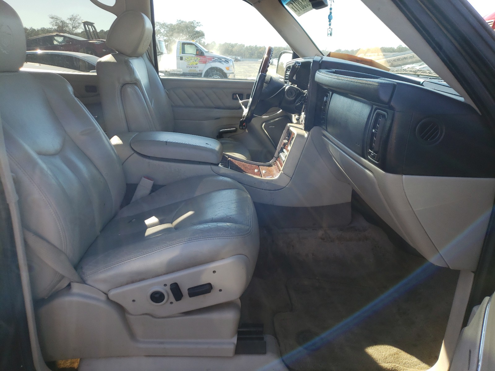 Photo 4 VIN: 3GYFK66N35G148070 - CADILLAC ESCALADE E 