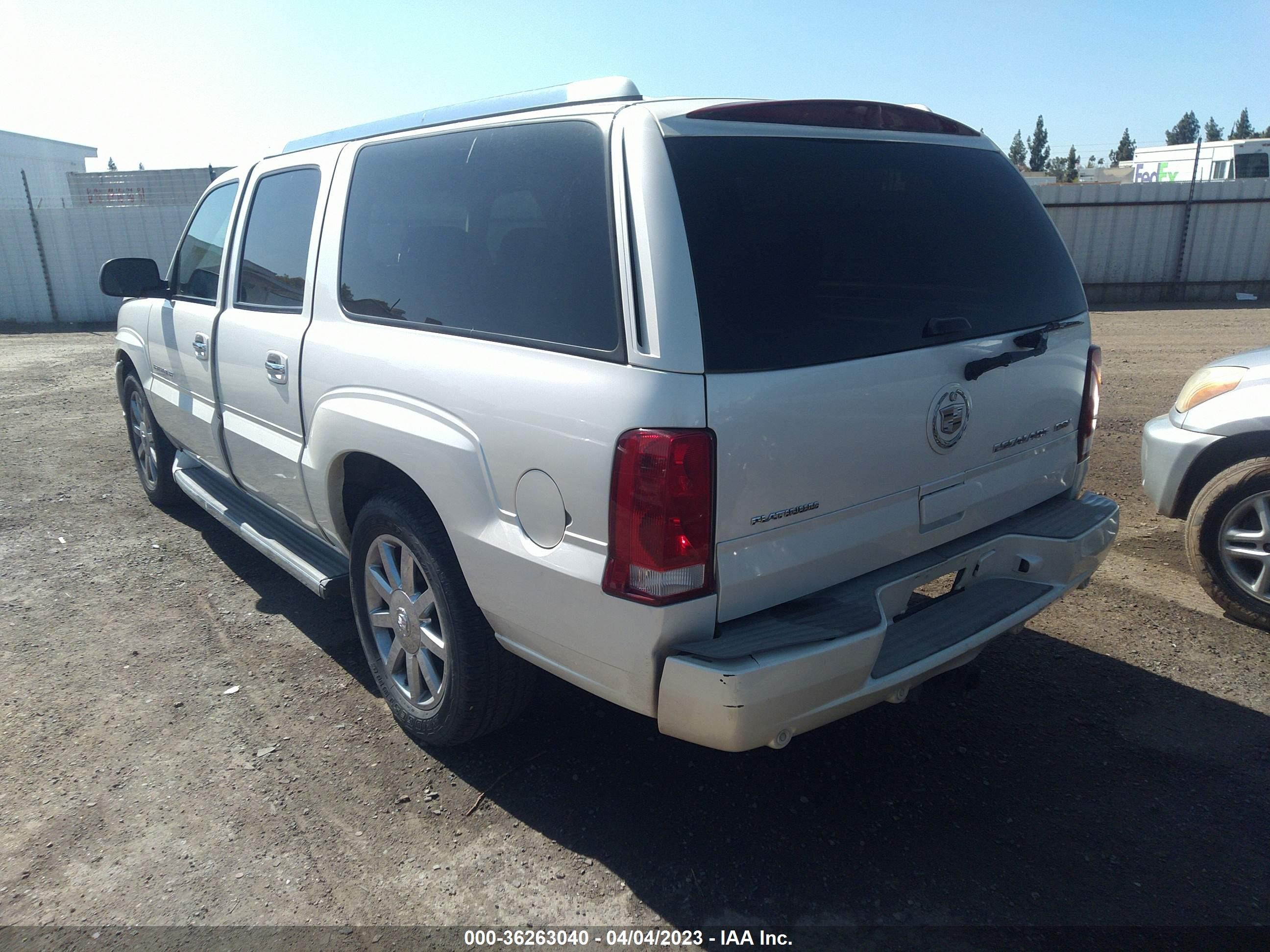 Photo 2 VIN: 3GYFK66N55G184617 - CADILLAC ESCALADE 