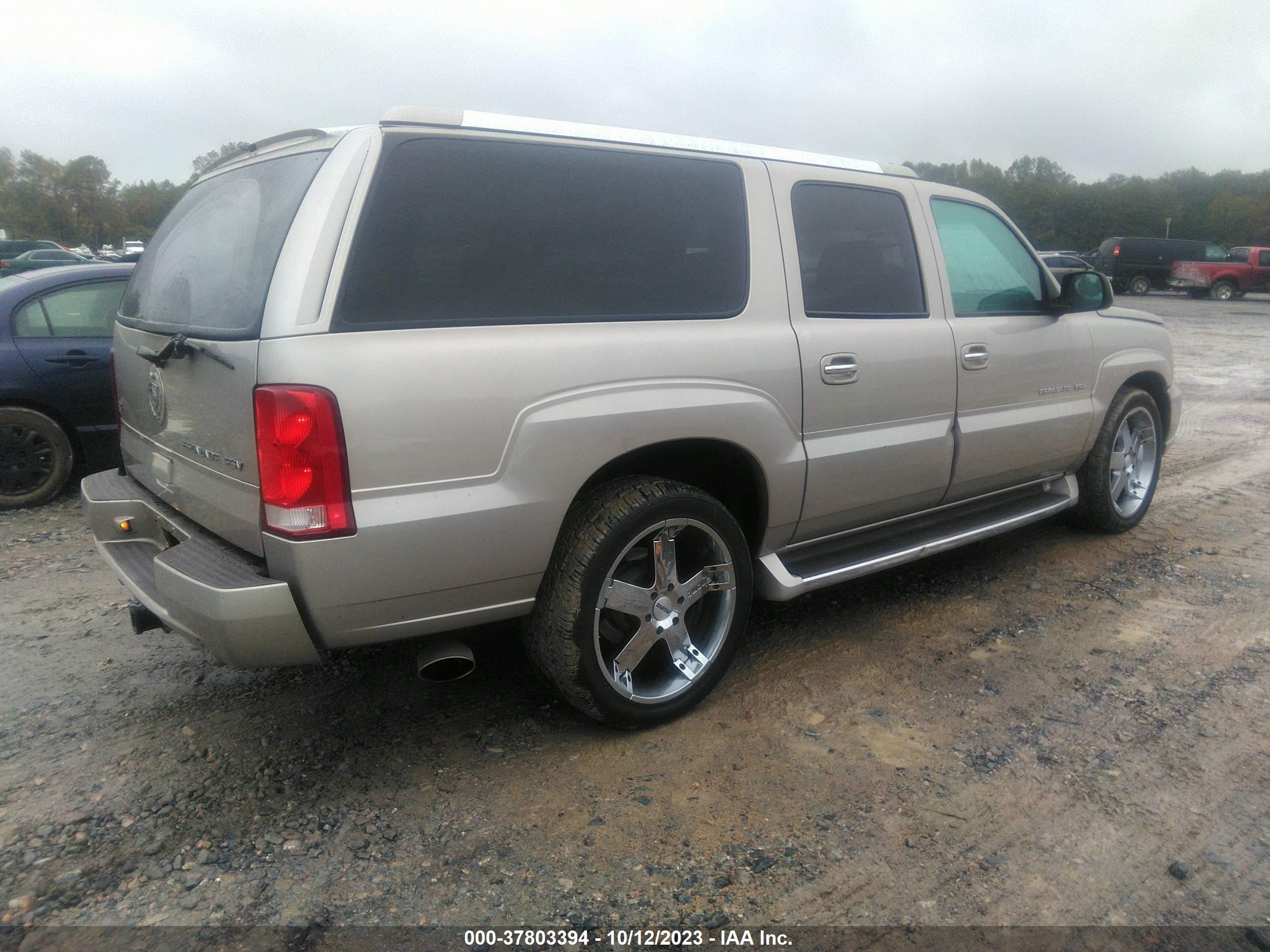 Photo 3 VIN: 3GYFK66N74G150810 - CADILLAC ESCALADE 