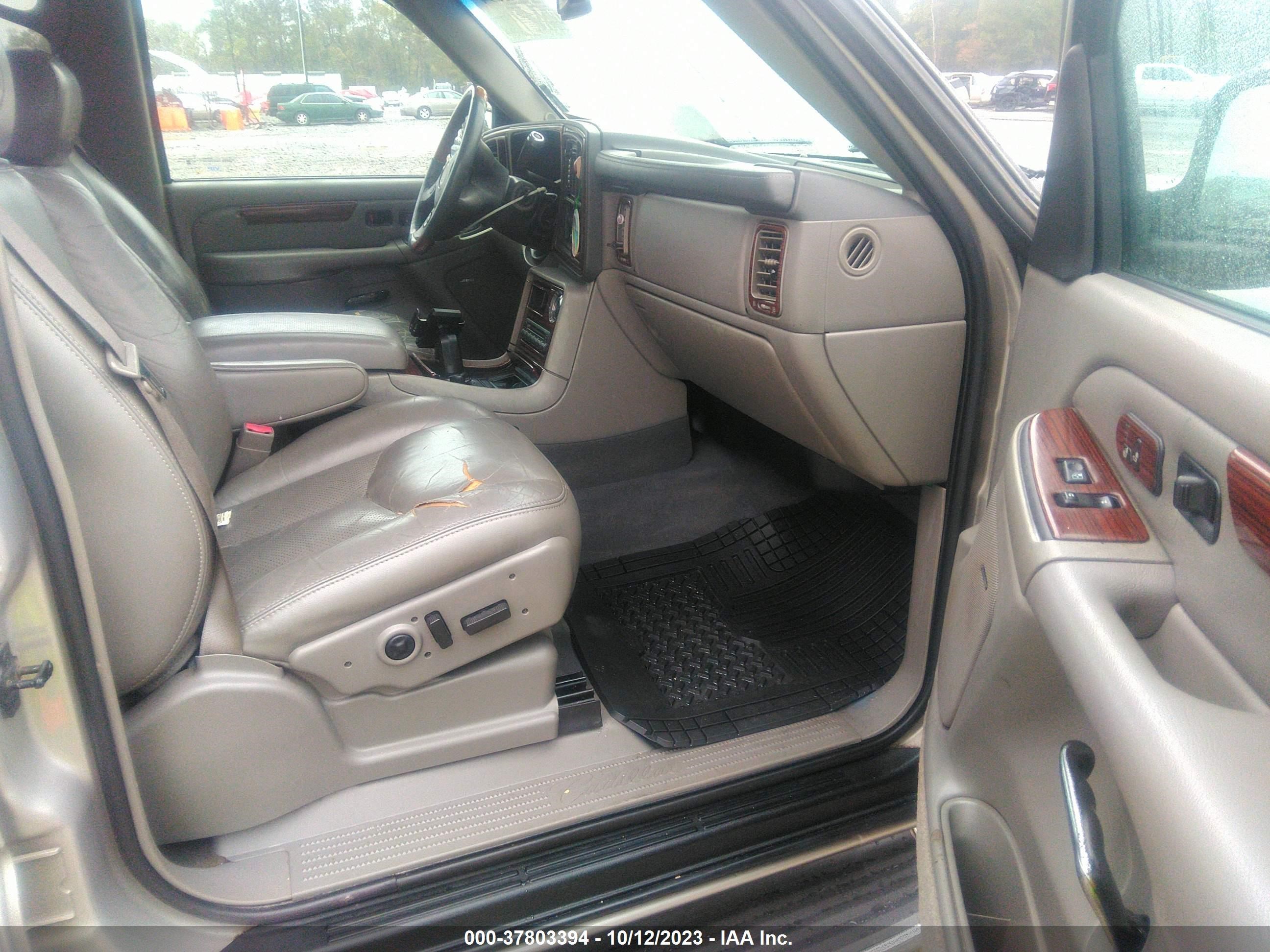 Photo 4 VIN: 3GYFK66N74G150810 - CADILLAC ESCALADE 