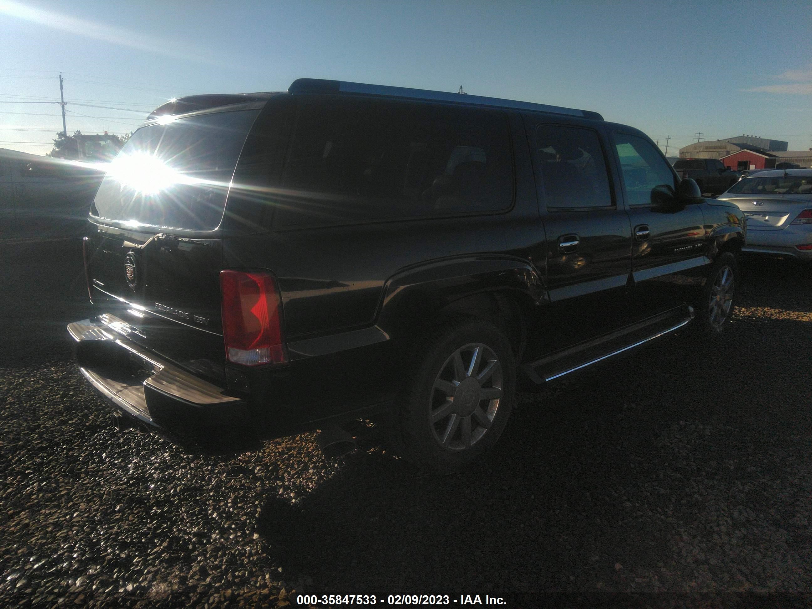 Photo 3 VIN: 3GYFK66N84G329146 - CADILLAC ESCALADE 