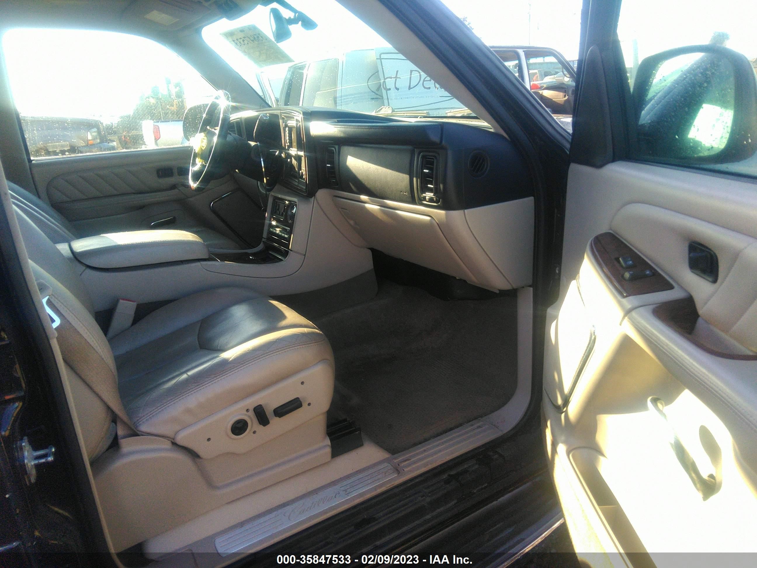 Photo 4 VIN: 3GYFK66N84G329146 - CADILLAC ESCALADE 