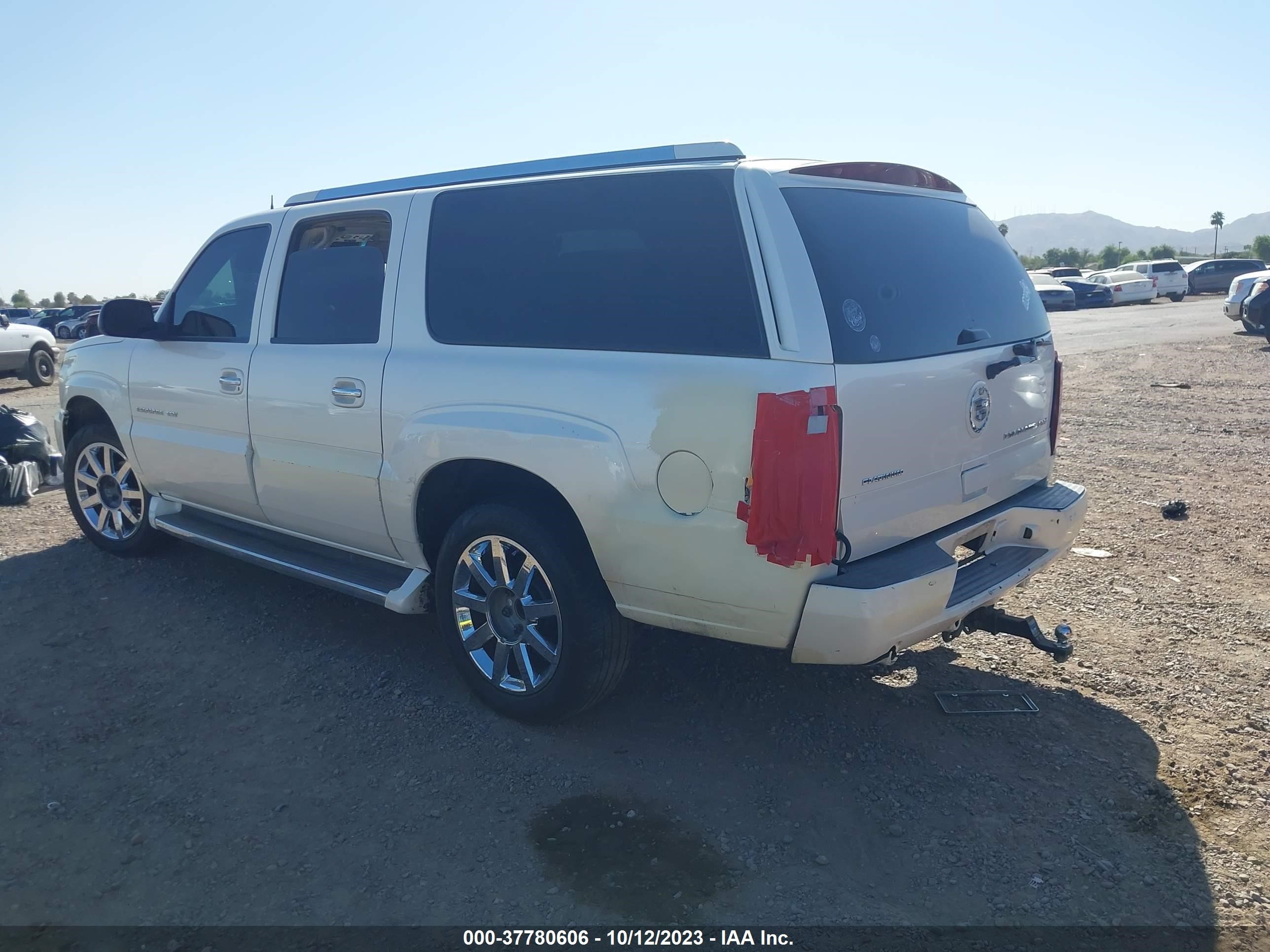 Photo 2 VIN: 3GYFK66N85G235754 - CADILLAC ESCALADE 