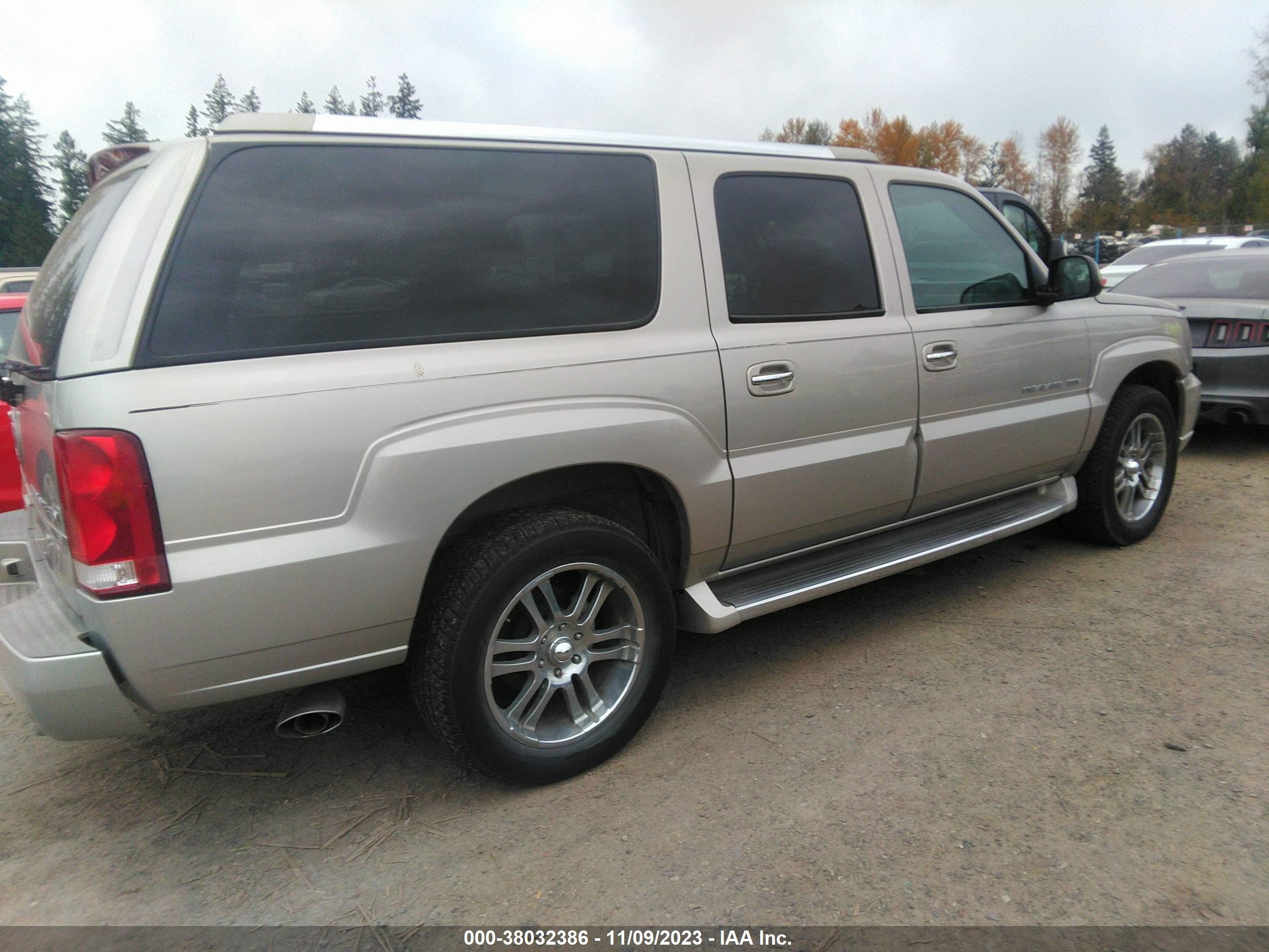 Photo 3 VIN: 3GYFK66N94G200249 - CADILLAC ESCALADE 