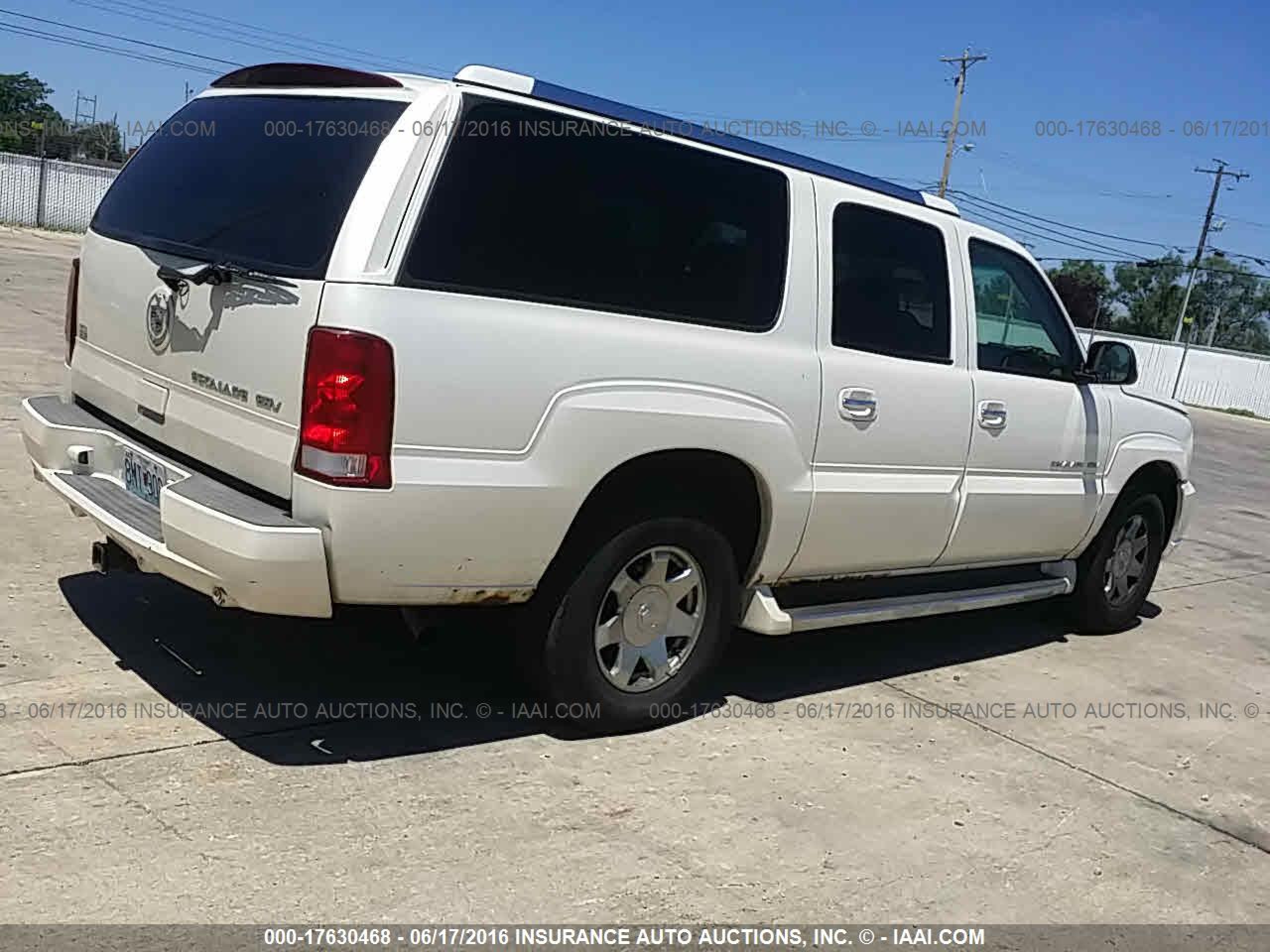 Photo 3 VIN: 3GYFK66NX3G230021 - CADILLAC ESCALADE 