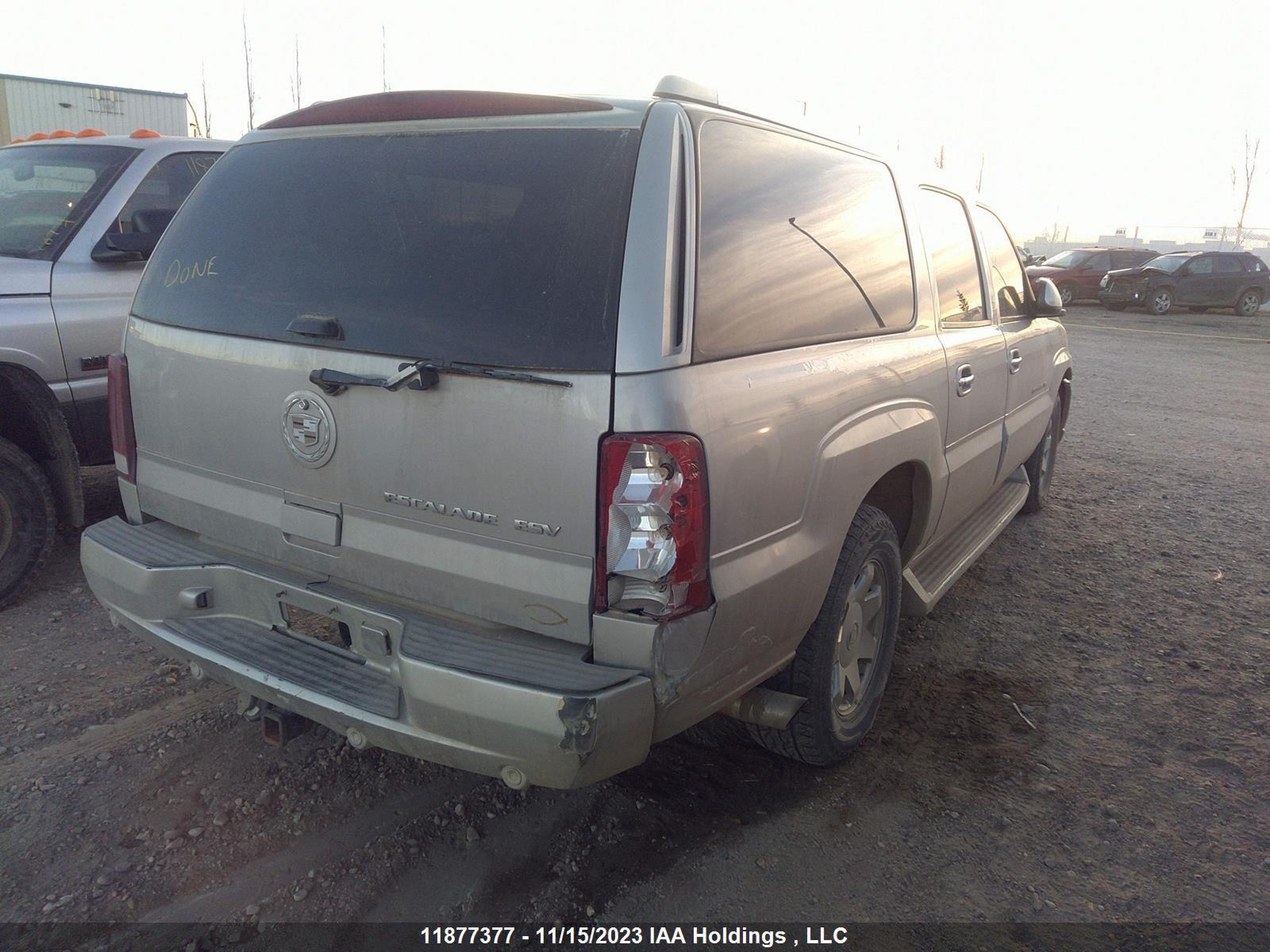 Photo 3 VIN: 3GYFK66NX5G237747 - CADILLAC ESCALADE 