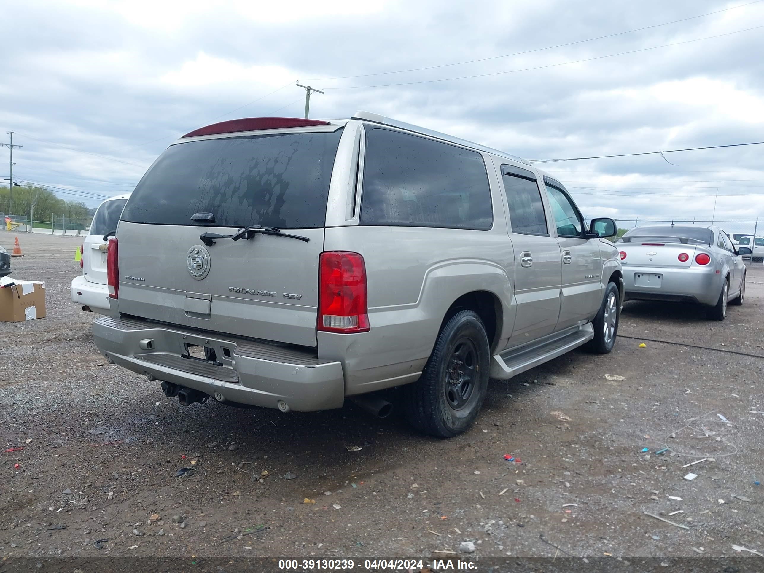 Photo 3 VIN: 3GYFK66NX6G120512 - CADILLAC ESCALADE 