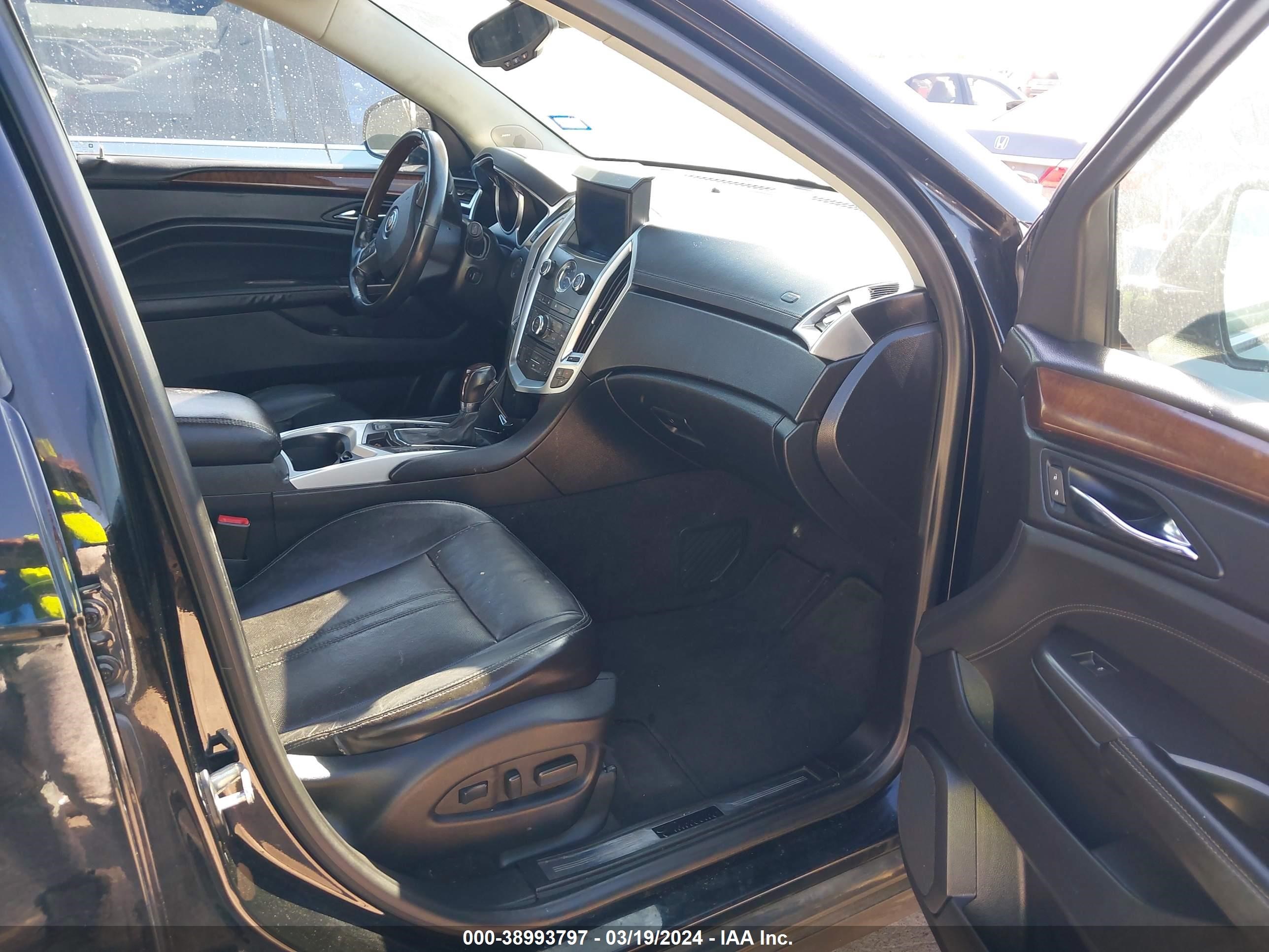 Photo 4 VIN: 3GYFNAE34CS589050 - CADILLAC SRX 