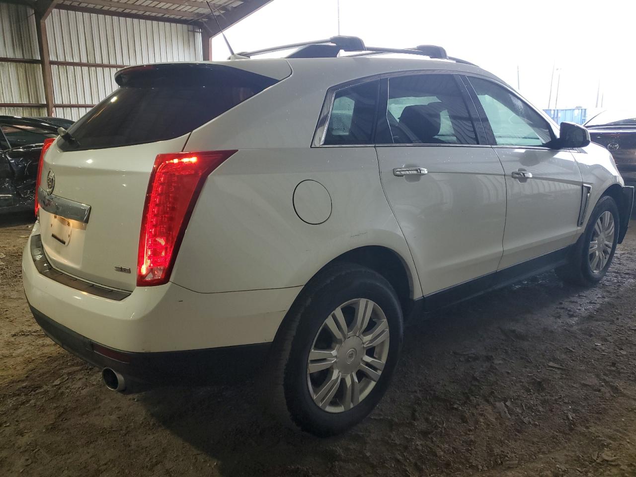 Photo 2 VIN: 3GYFNAE34DS556261 - CADILLAC SRX 