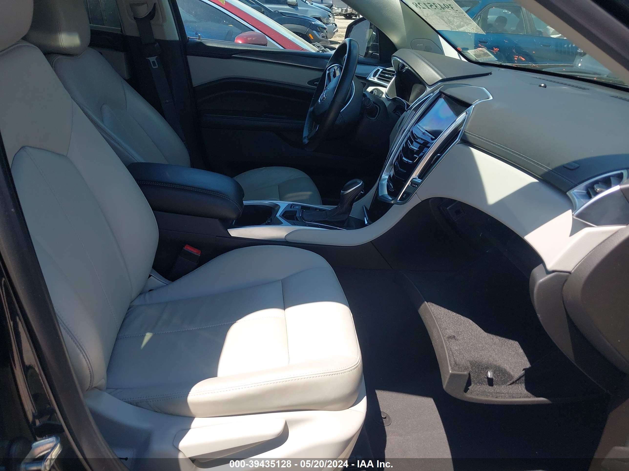 Photo 4 VIN: 3GYFNAE34FS561771 - CADILLAC SRX 