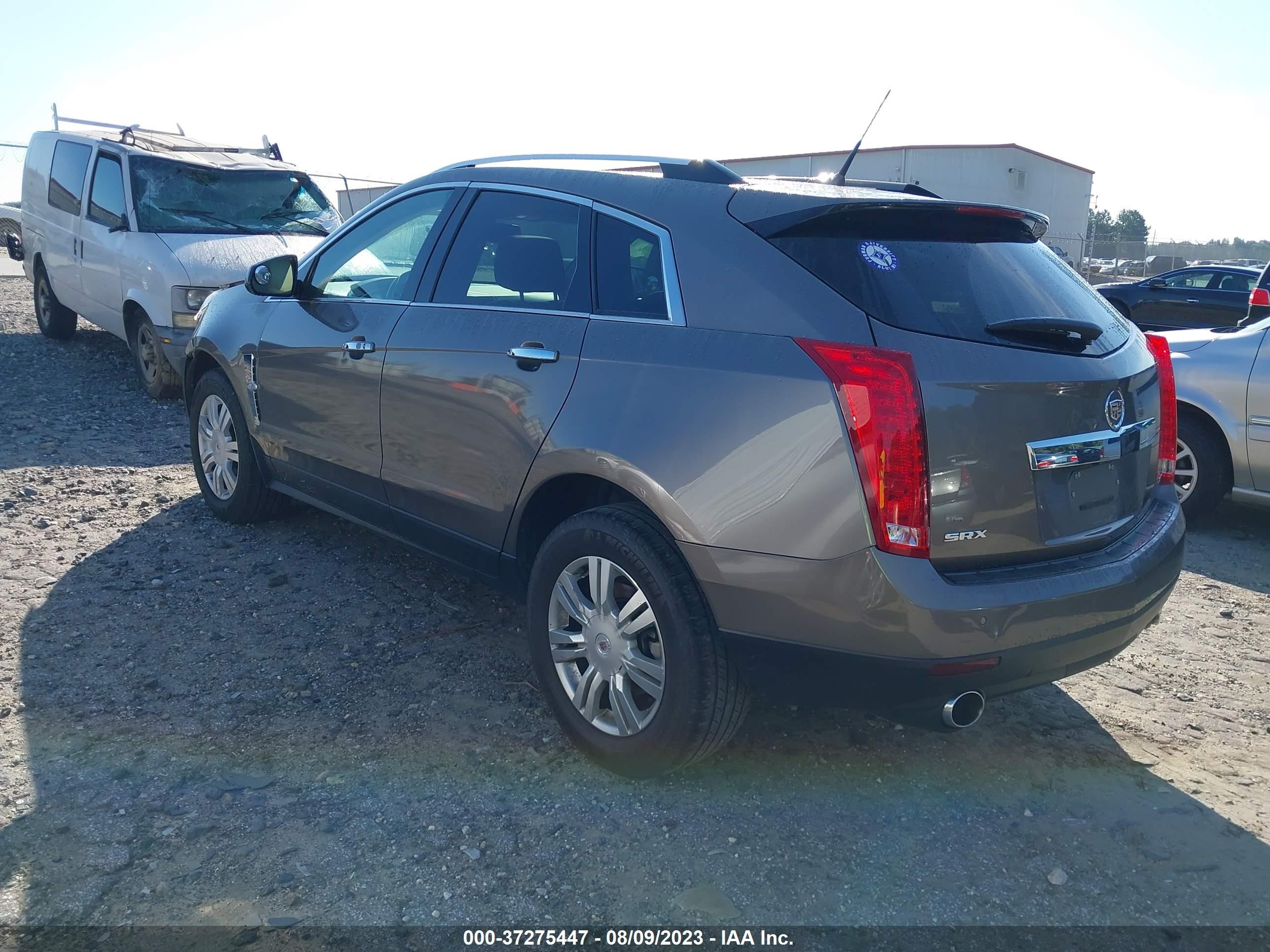 Photo 2 VIN: 3GYFNAE38CS627945 - CADILLAC SRX 