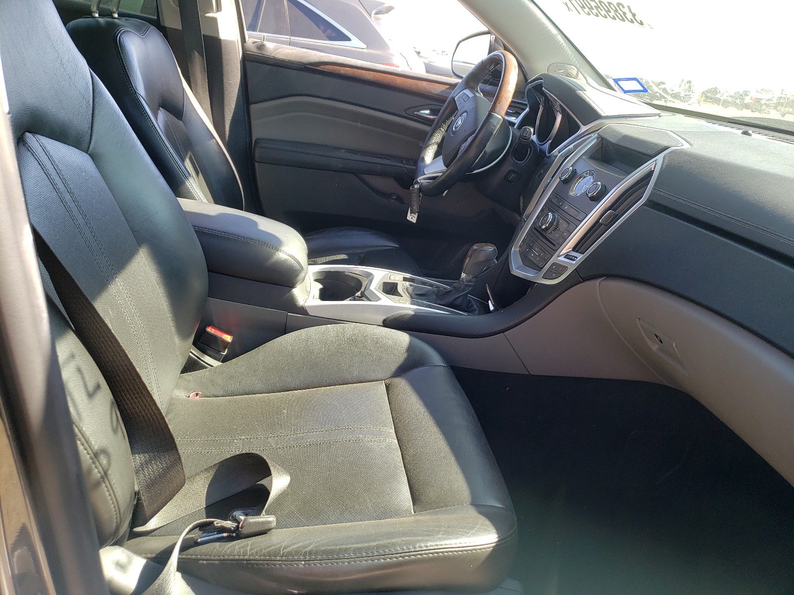 Photo 4 VIN: 3GYFNAEY0BS617033 - CADILLAC SRX LUXURY 