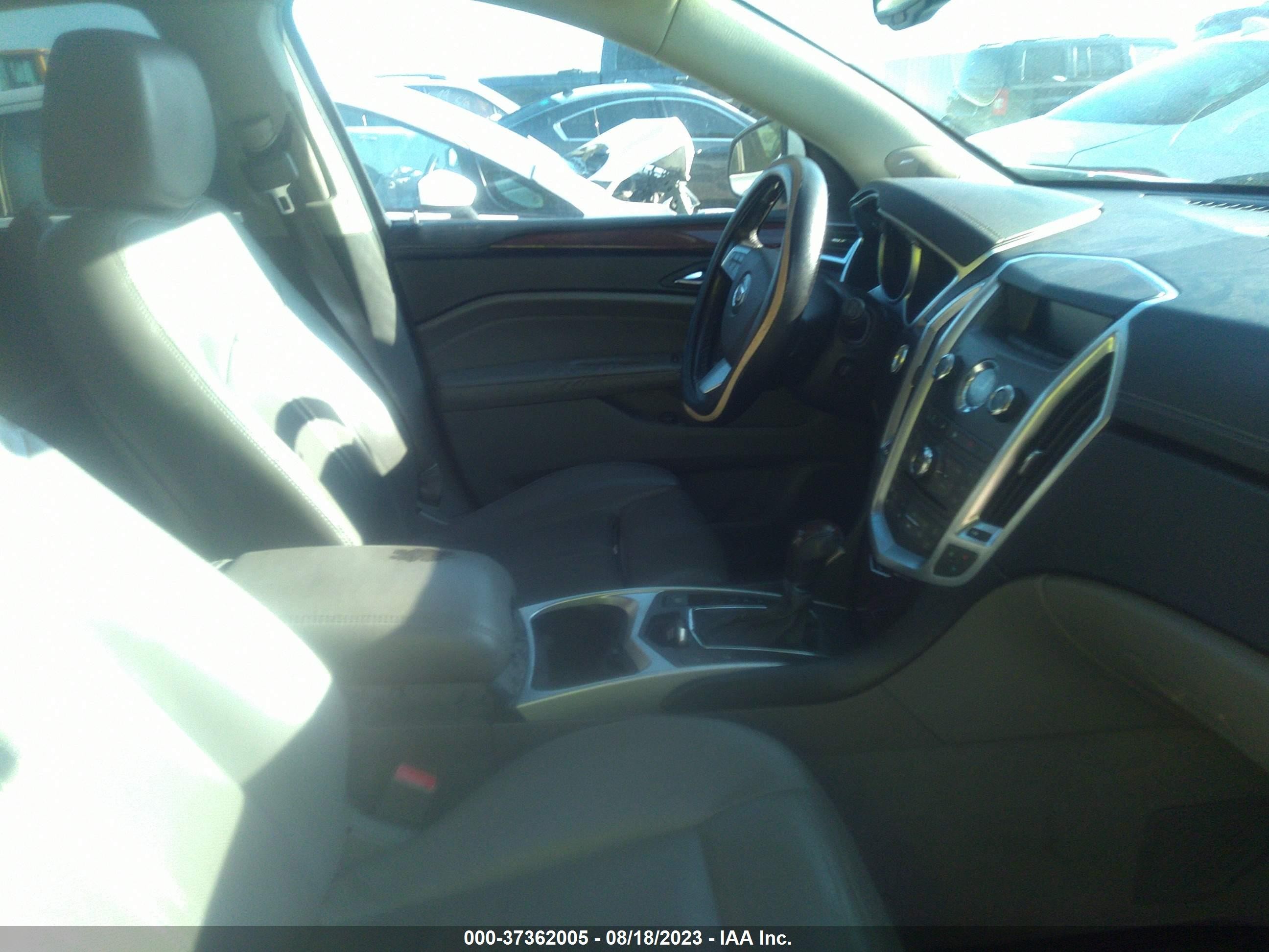 Photo 4 VIN: 3GYFNAEY2BS641883 - CADILLAC SRX 