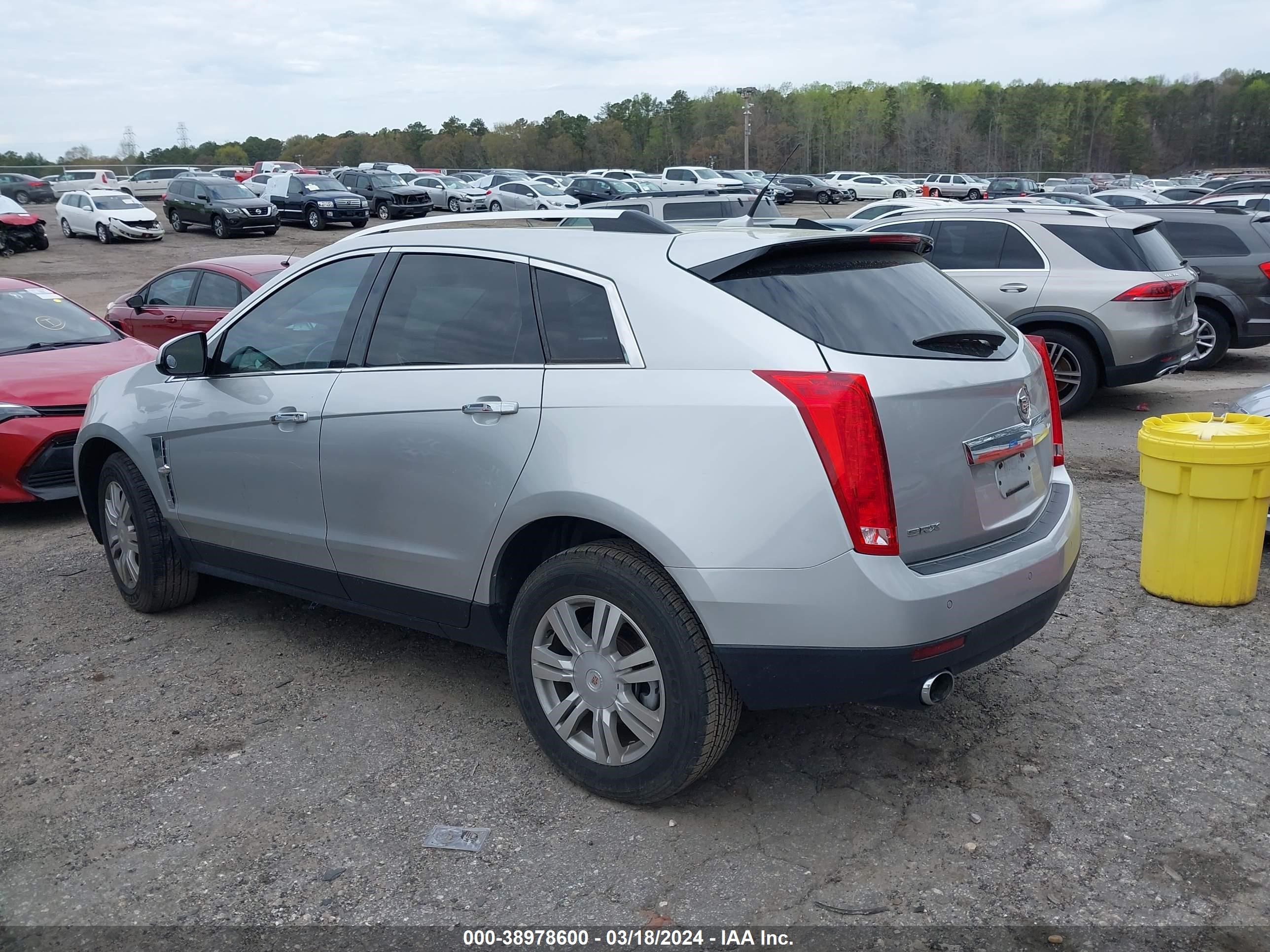 Photo 2 VIN: 3GYFNAEY9AS575444 - CADILLAC SRX 