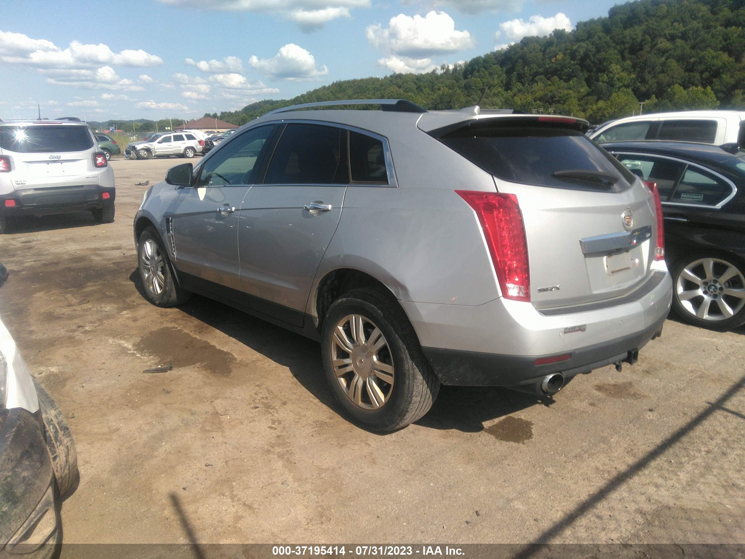 Photo 2 VIN: 3GYFNAEYXAS554215 - CADILLAC SRX 