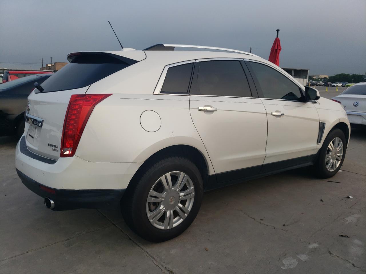 Photo 2 VIN: 3GYFNBE30GS501560 - CADILLAC SRX 