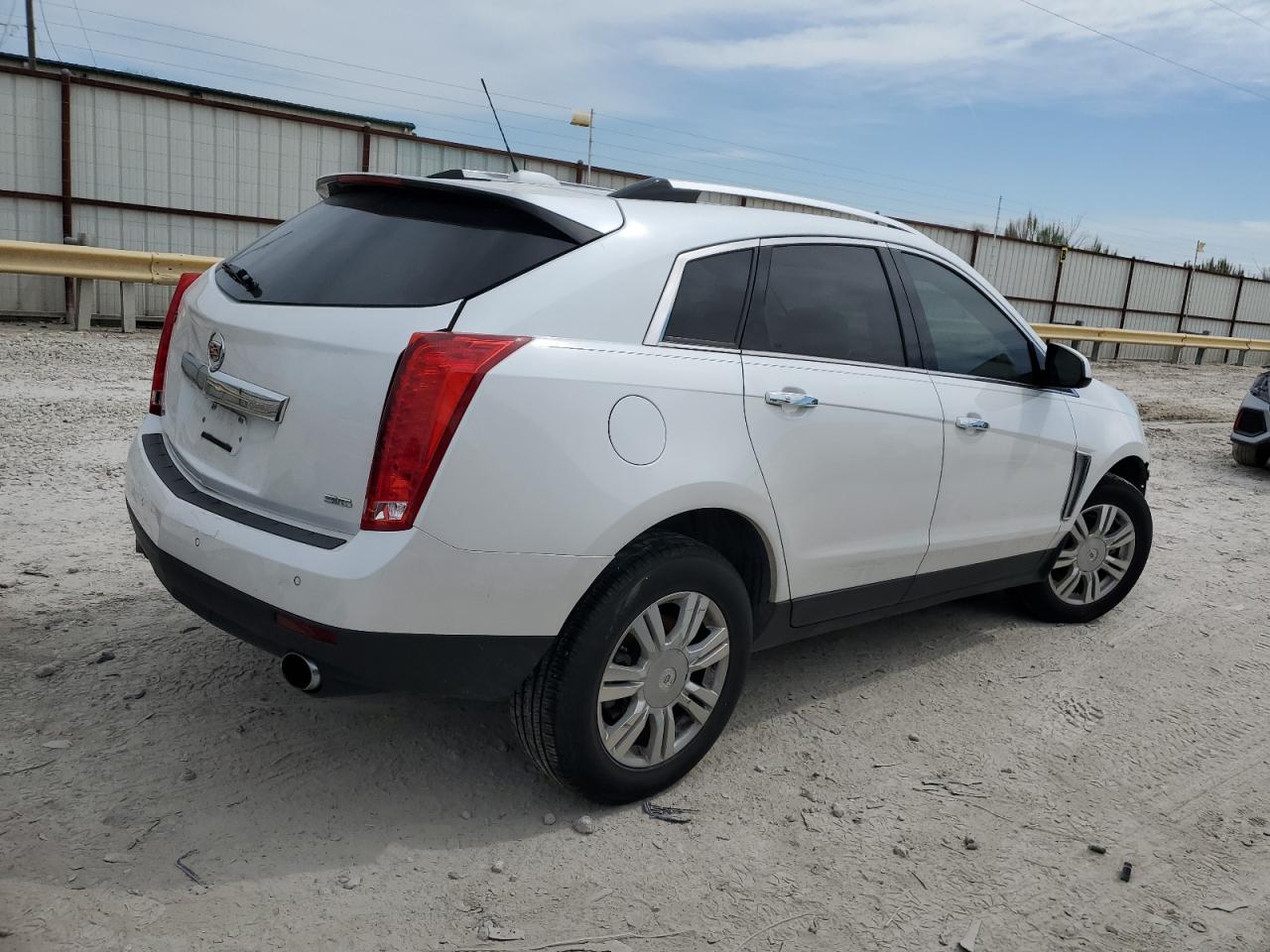 Photo 2 VIN: 3GYFNBE32GS516268 - CADILLAC SRX 