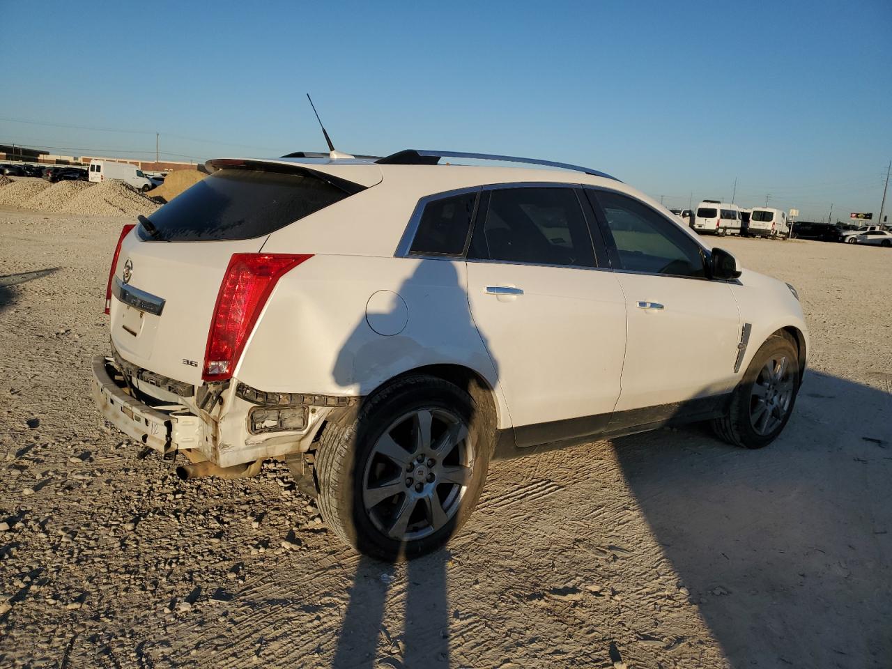 Photo 2 VIN: 3GYFNBE33CS583651 - CADILLAC SRX 