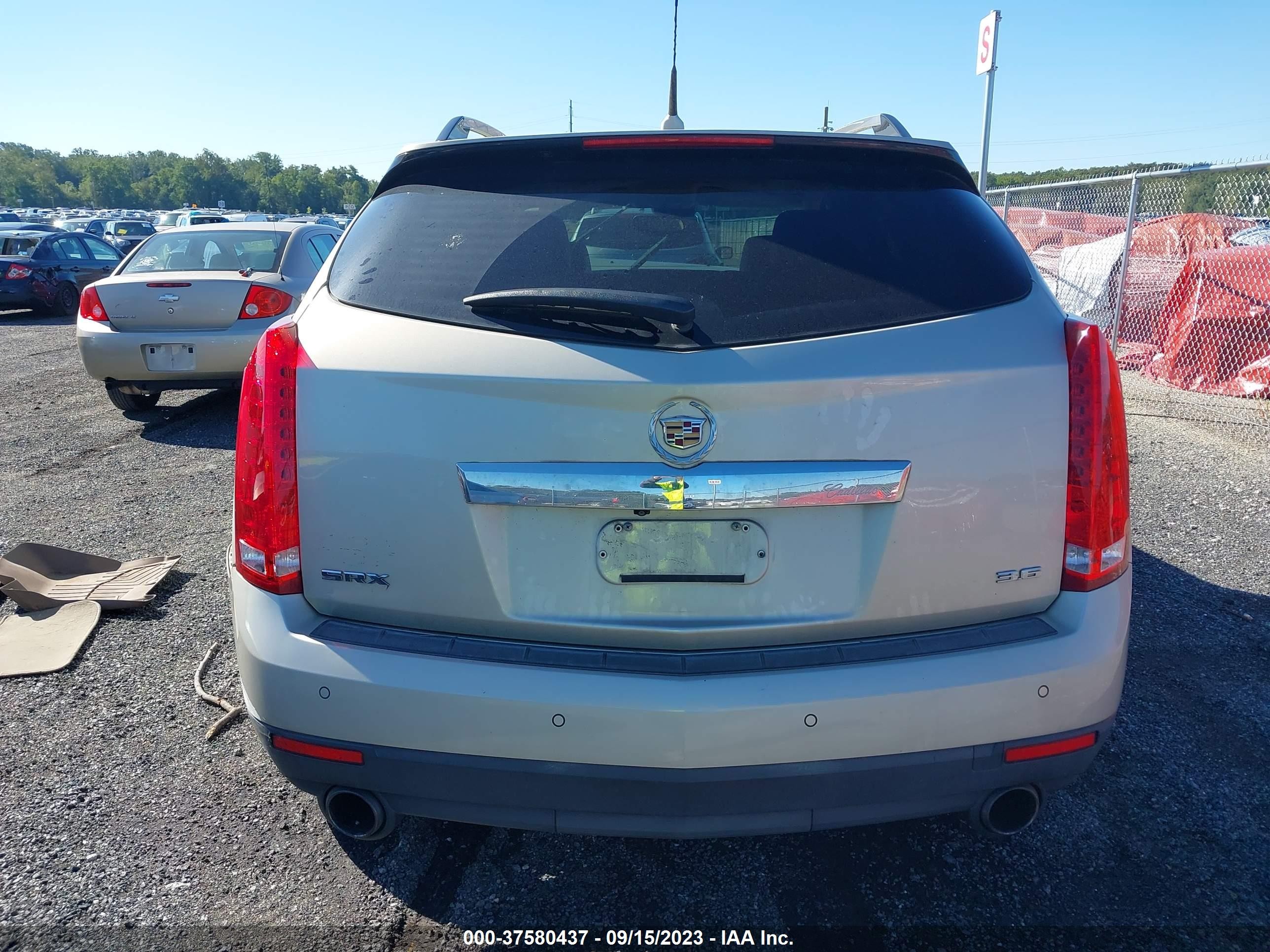 Photo 15 VIN: 3GYFNBE33ES644998 - CADILLAC SRX 