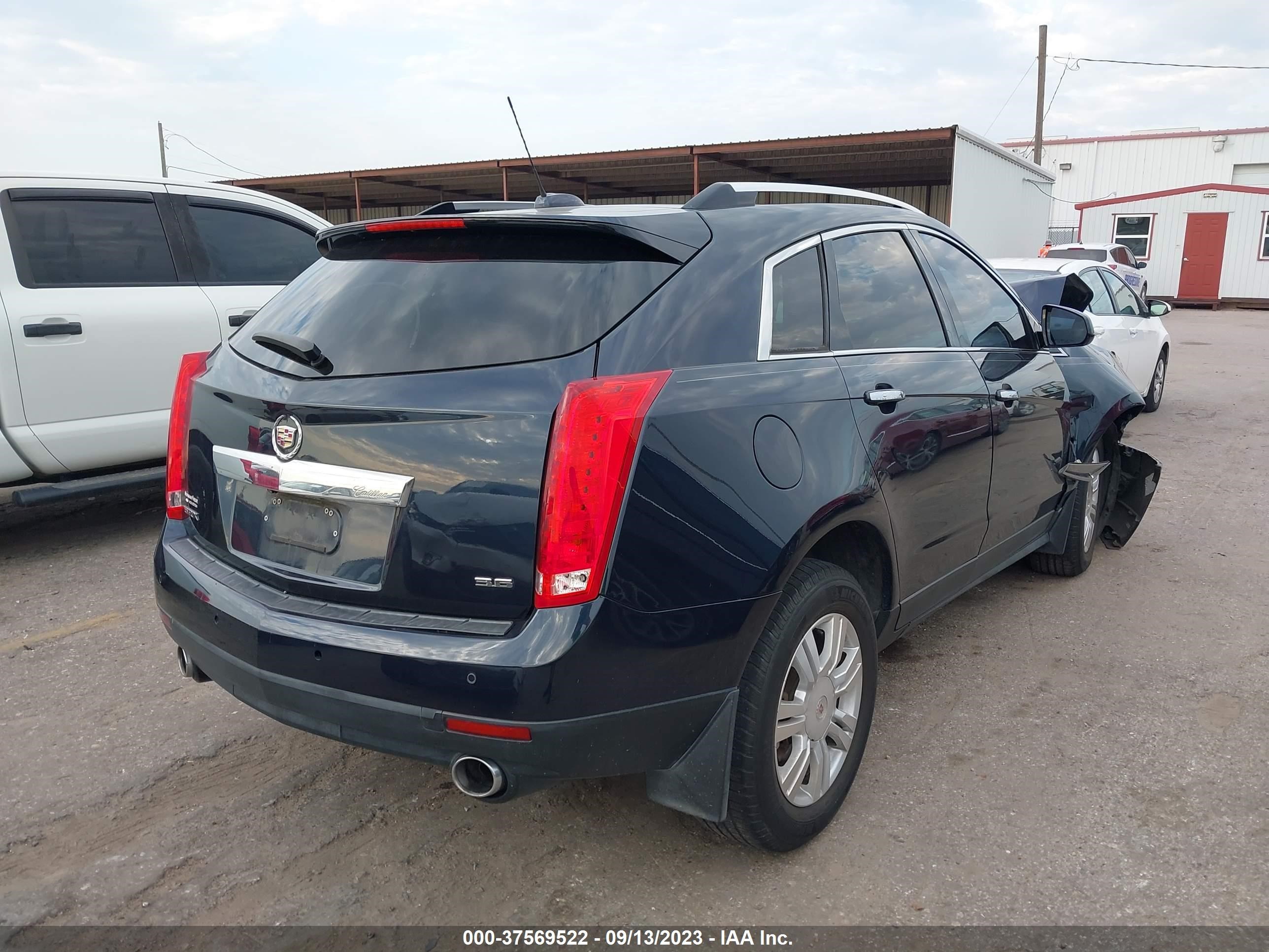 Photo 3 VIN: 3GYFNBE33FS523714 - CADILLAC SRX 