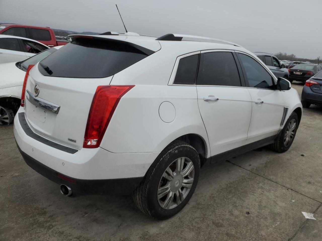 Photo 2 VIN: 3GYFNBE35FS634409 - CADILLAC SRX 