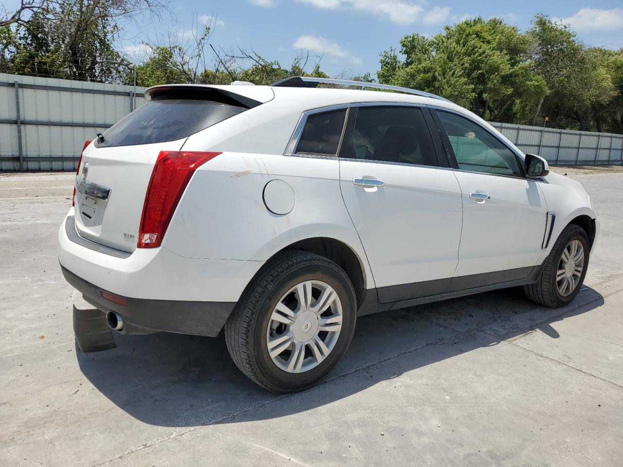 Photo 2 VIN: 3GYFNBE36FS527868 - CADILLAC SRX 