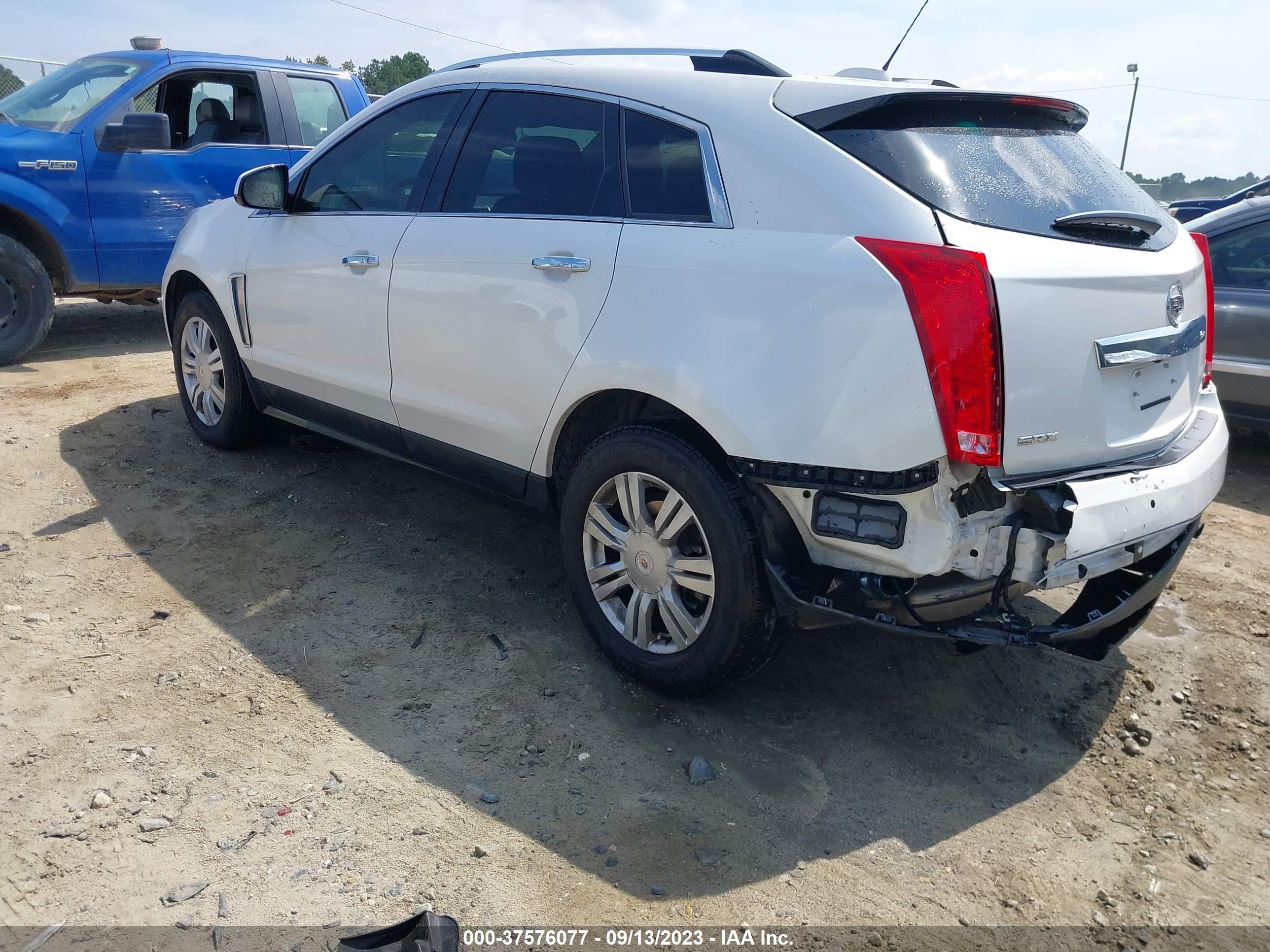 Photo 2 VIN: 3GYFNBE39FS578913 - CADILLAC SRX 