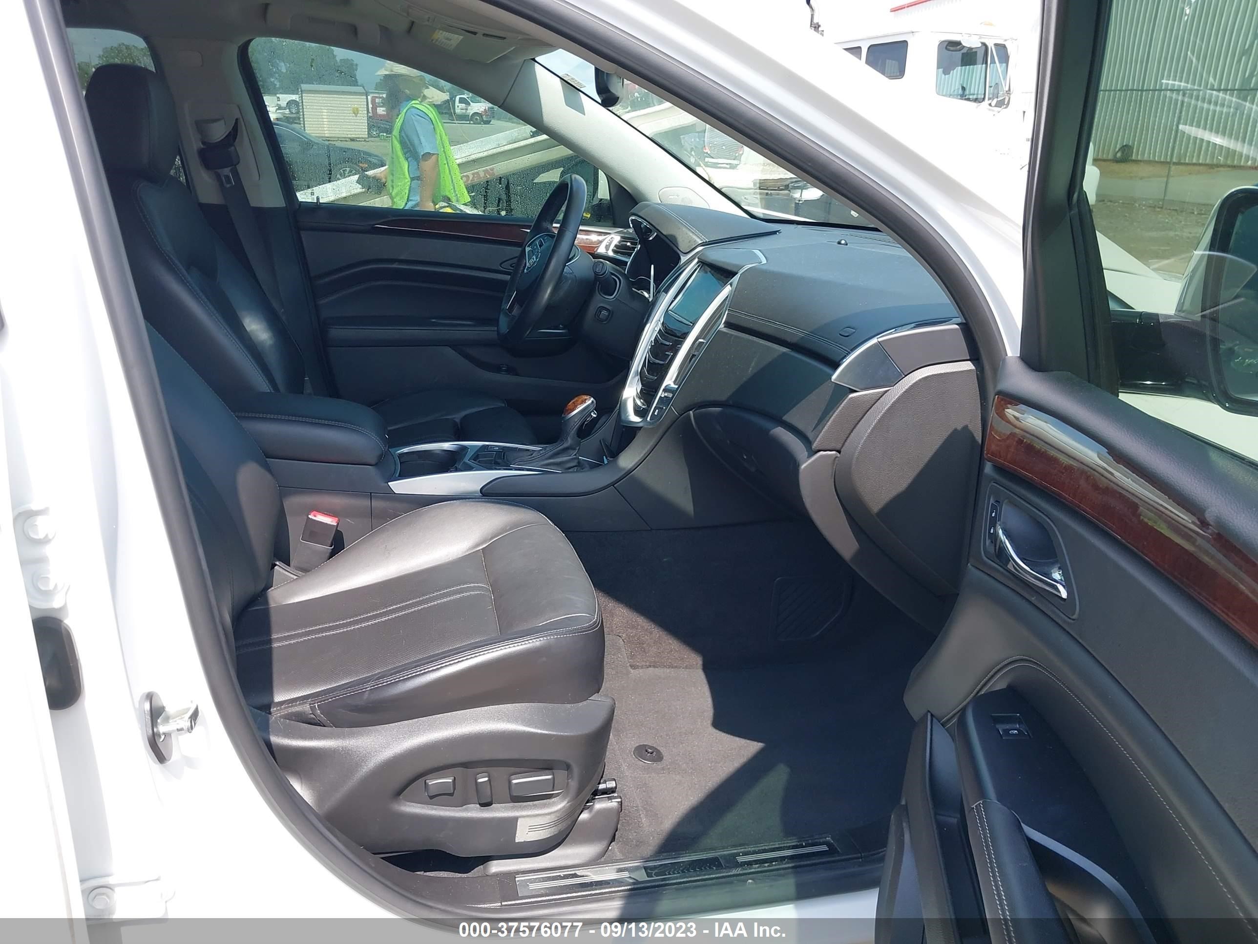 Photo 4 VIN: 3GYFNBE39FS578913 - CADILLAC SRX 